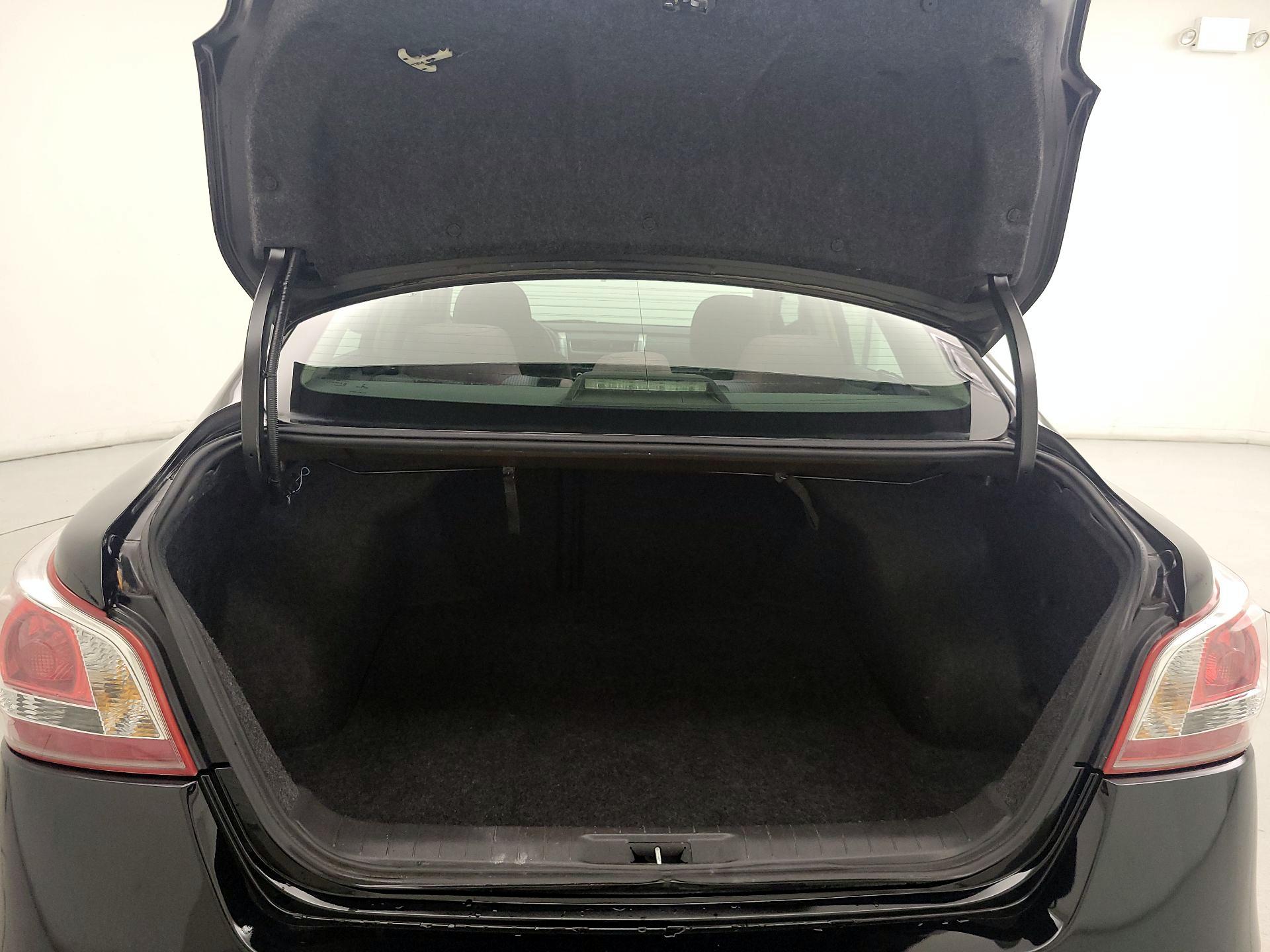 Thumbnail: 2013 Nissan Altima - 18