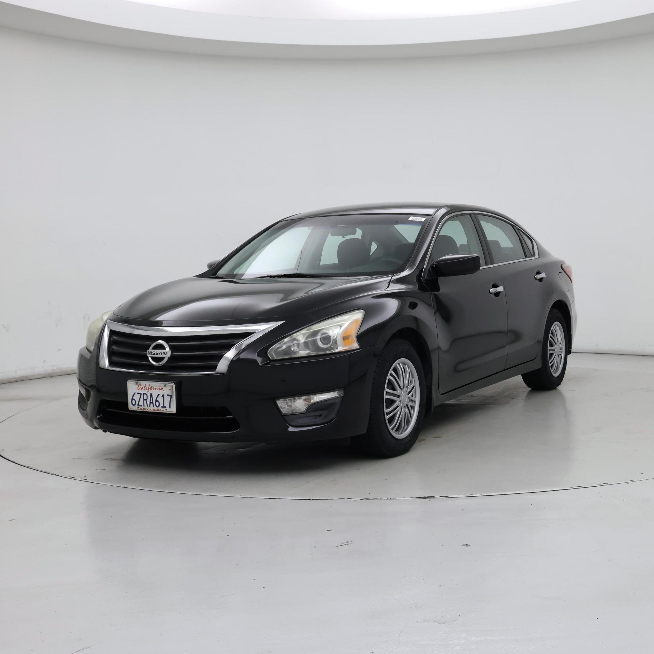 Thumbnail: 2013 Nissan Altima - 4