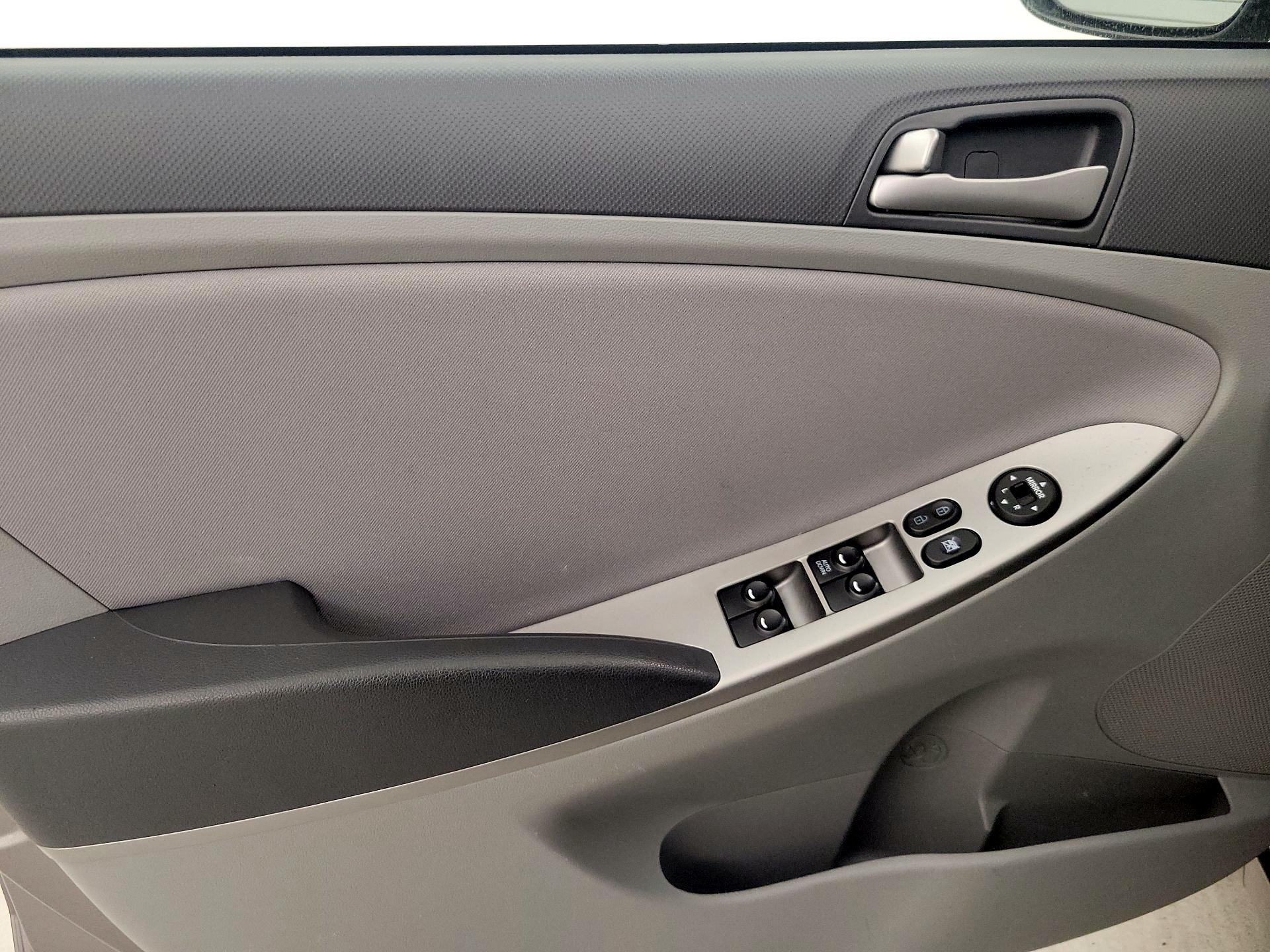 Thumbnail: 2017 Hyundai Accent - 12
