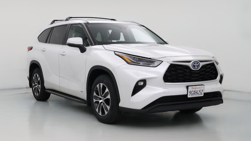 2023 Toyota Highlander XLE Hero Image