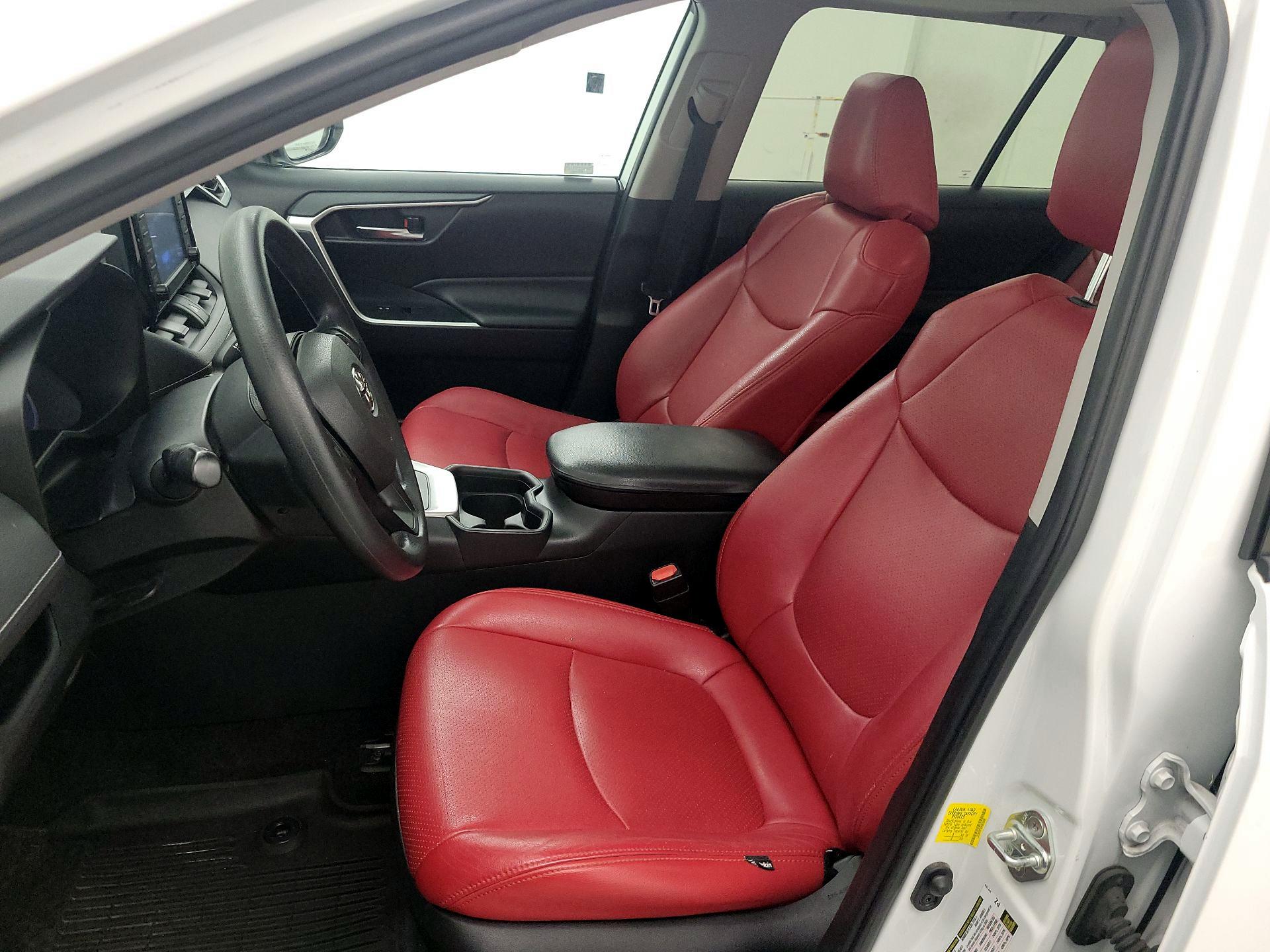 Thumbnail: 2019 Toyota RAV4 - 9