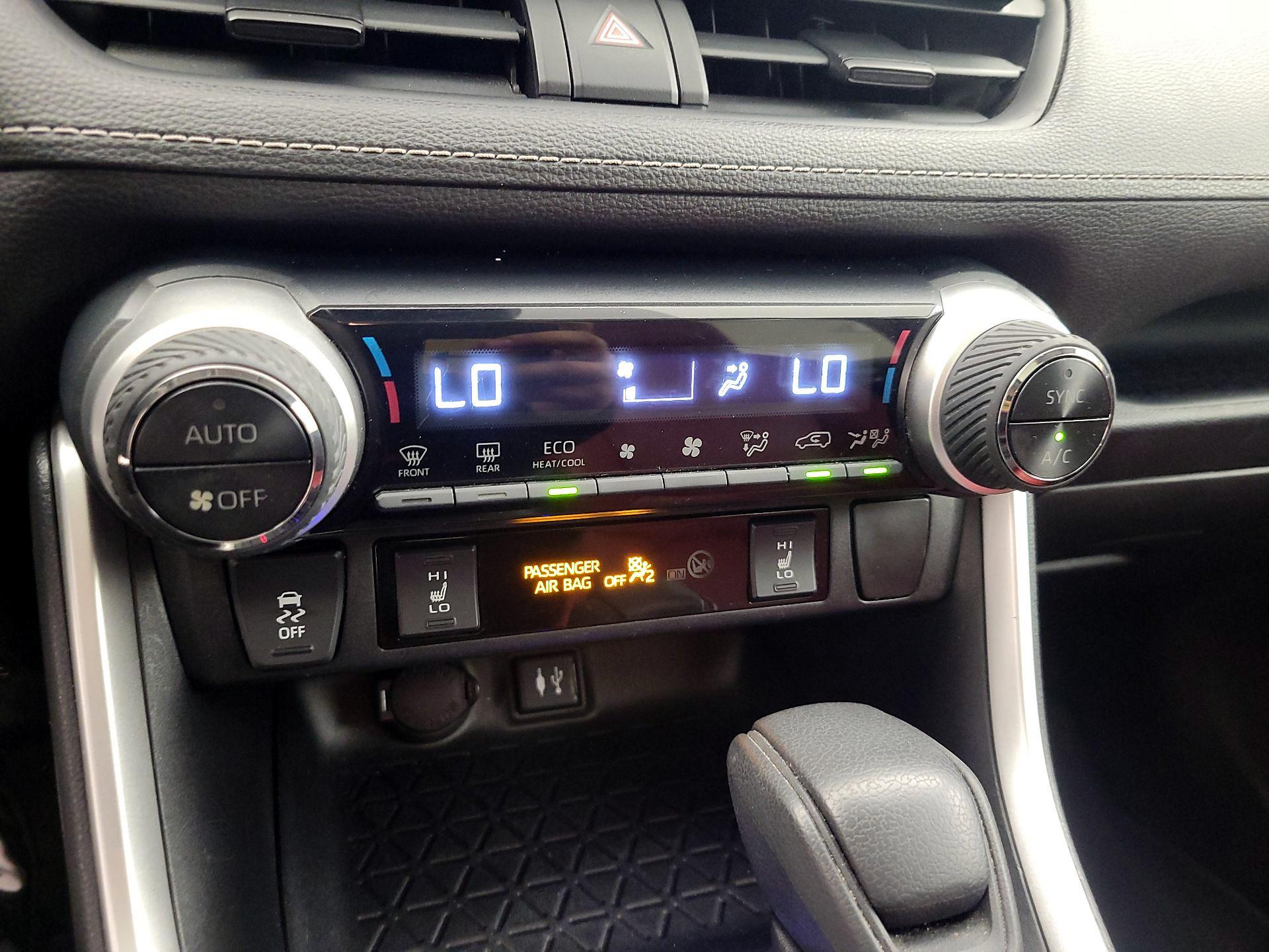 Thumbnail: 2019 Toyota RAV4 - 14