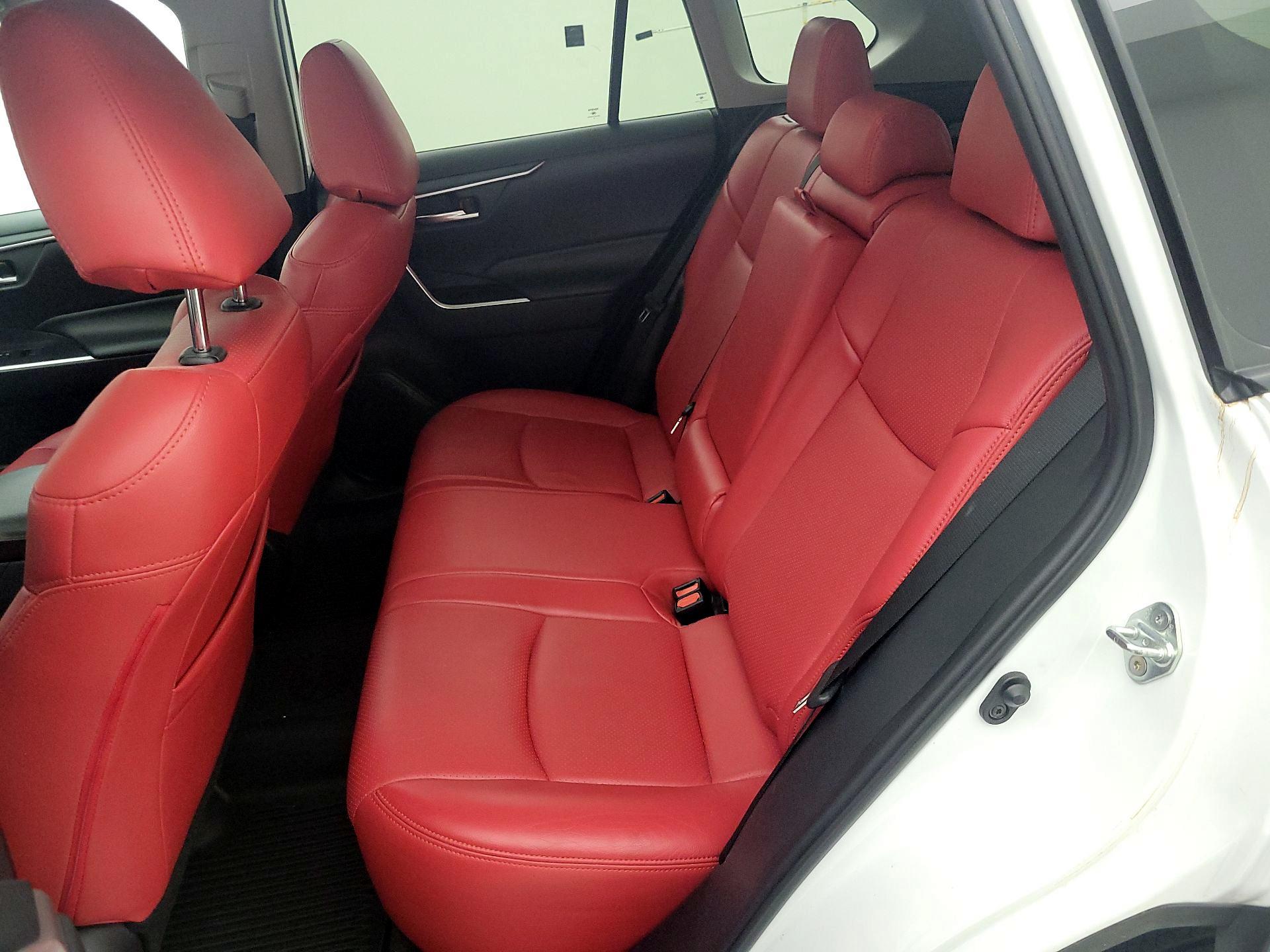 Thumbnail: 2019 Toyota RAV4 - 17