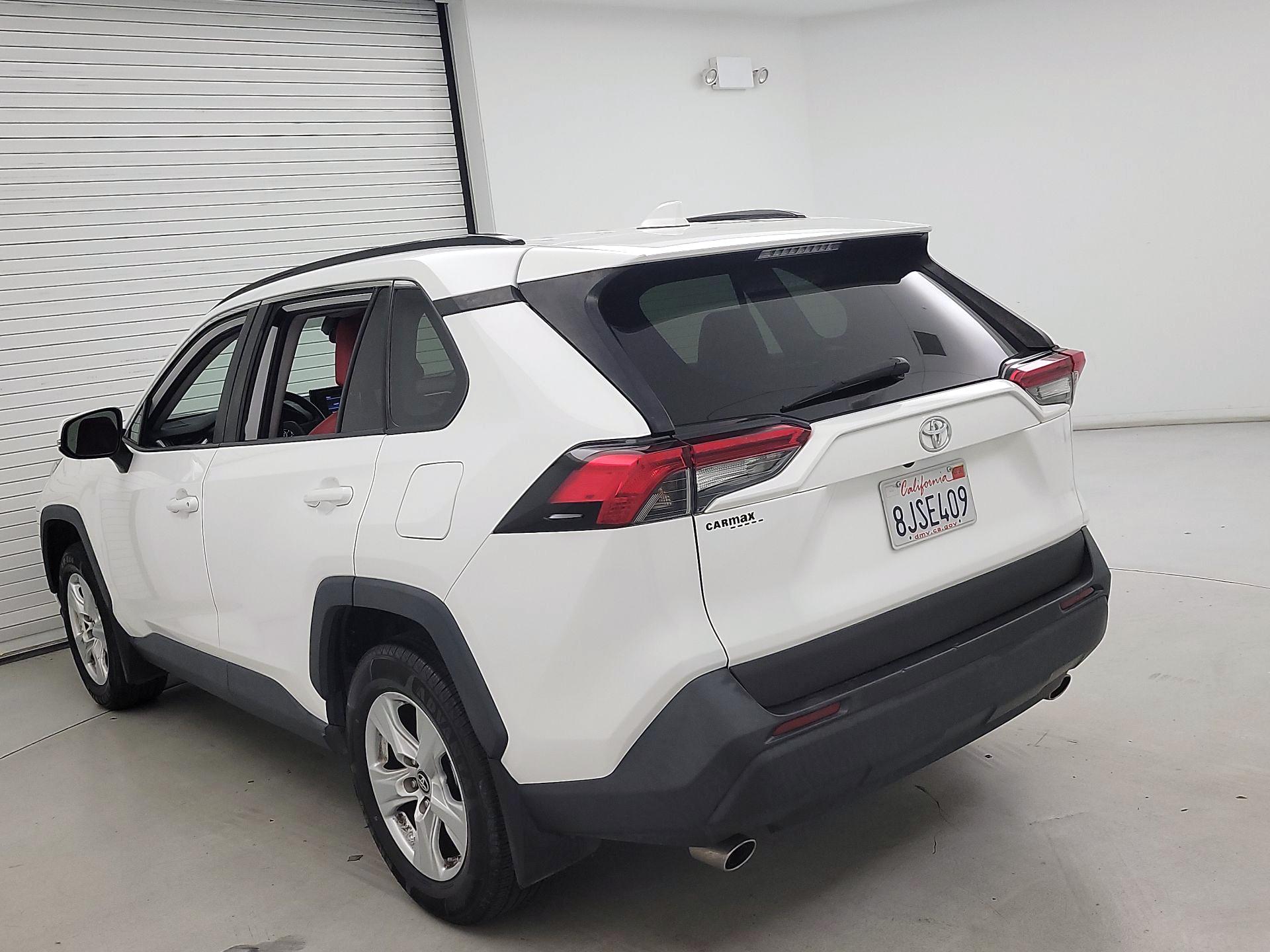 Thumbnail: 2019 Toyota RAV4 - 7