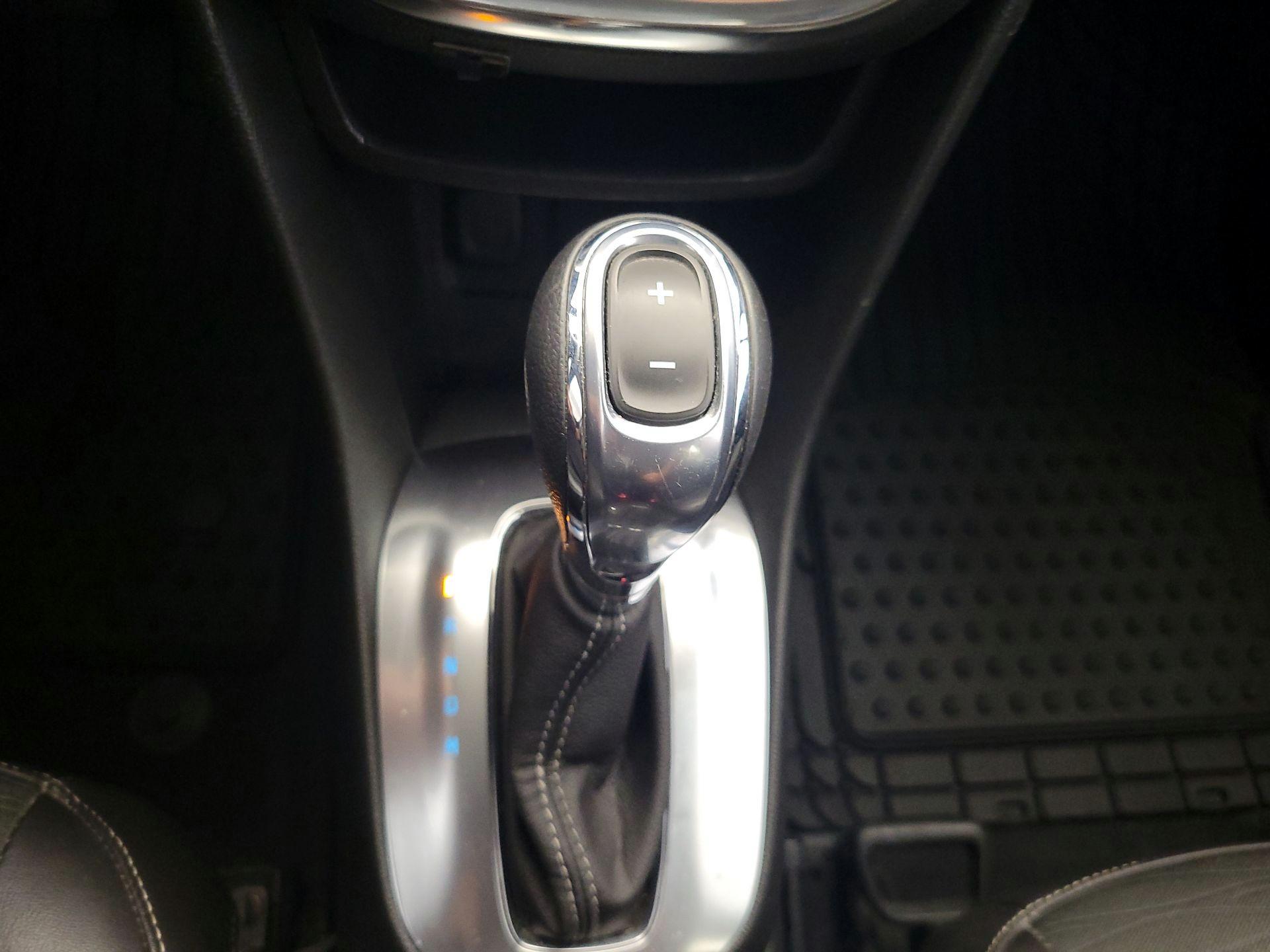 Thumbnail: 2015 Buick Encore - 17