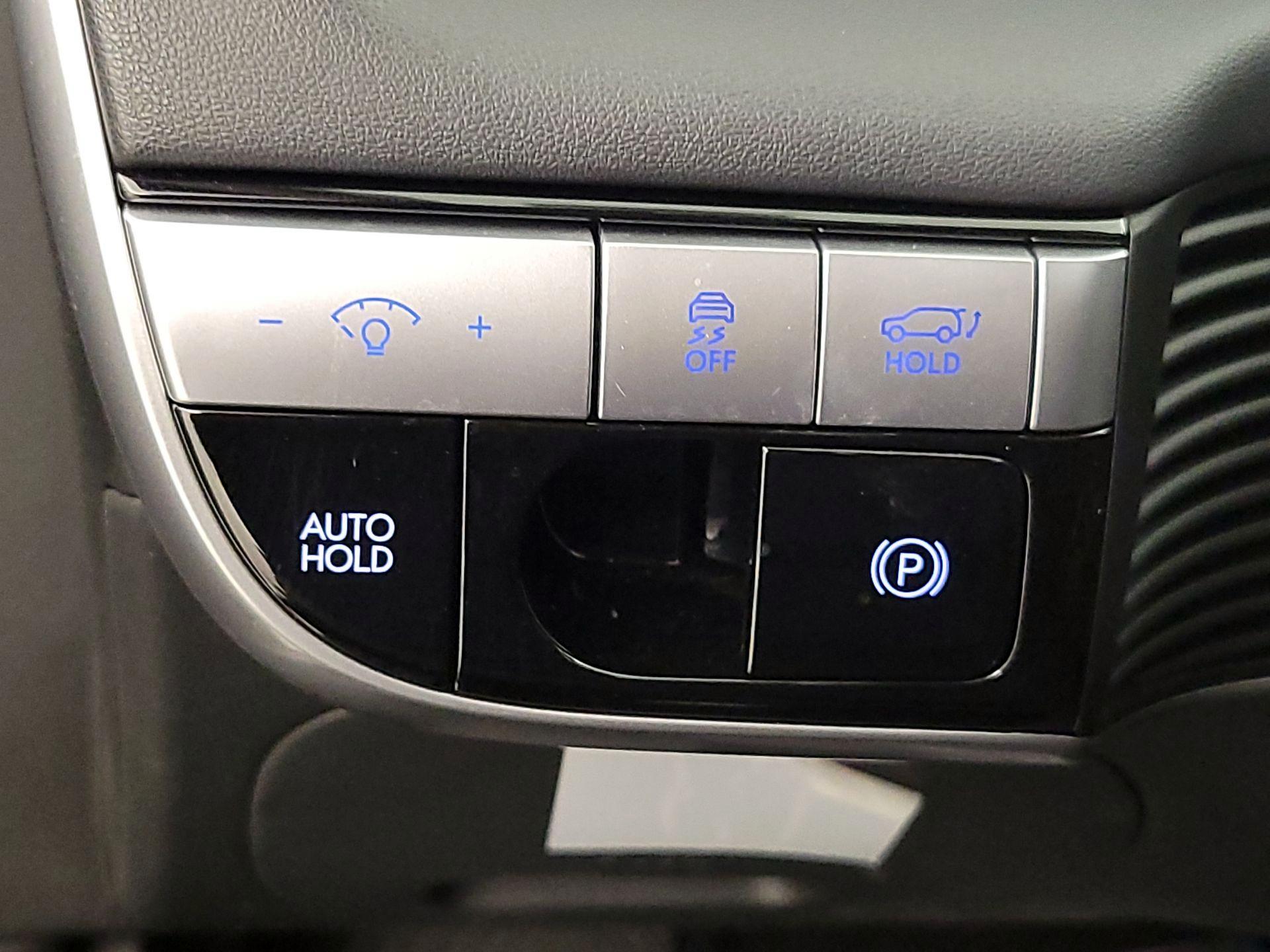 Thumbnail: 2022 Hyundai Ioniq 5 - 13