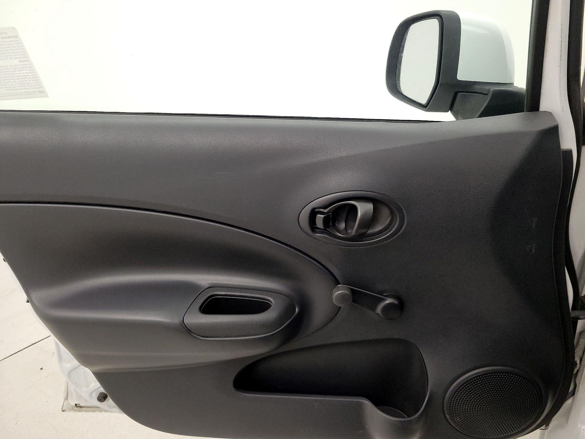 Thumbnail: 2014 Nissan Versa Note - 12
