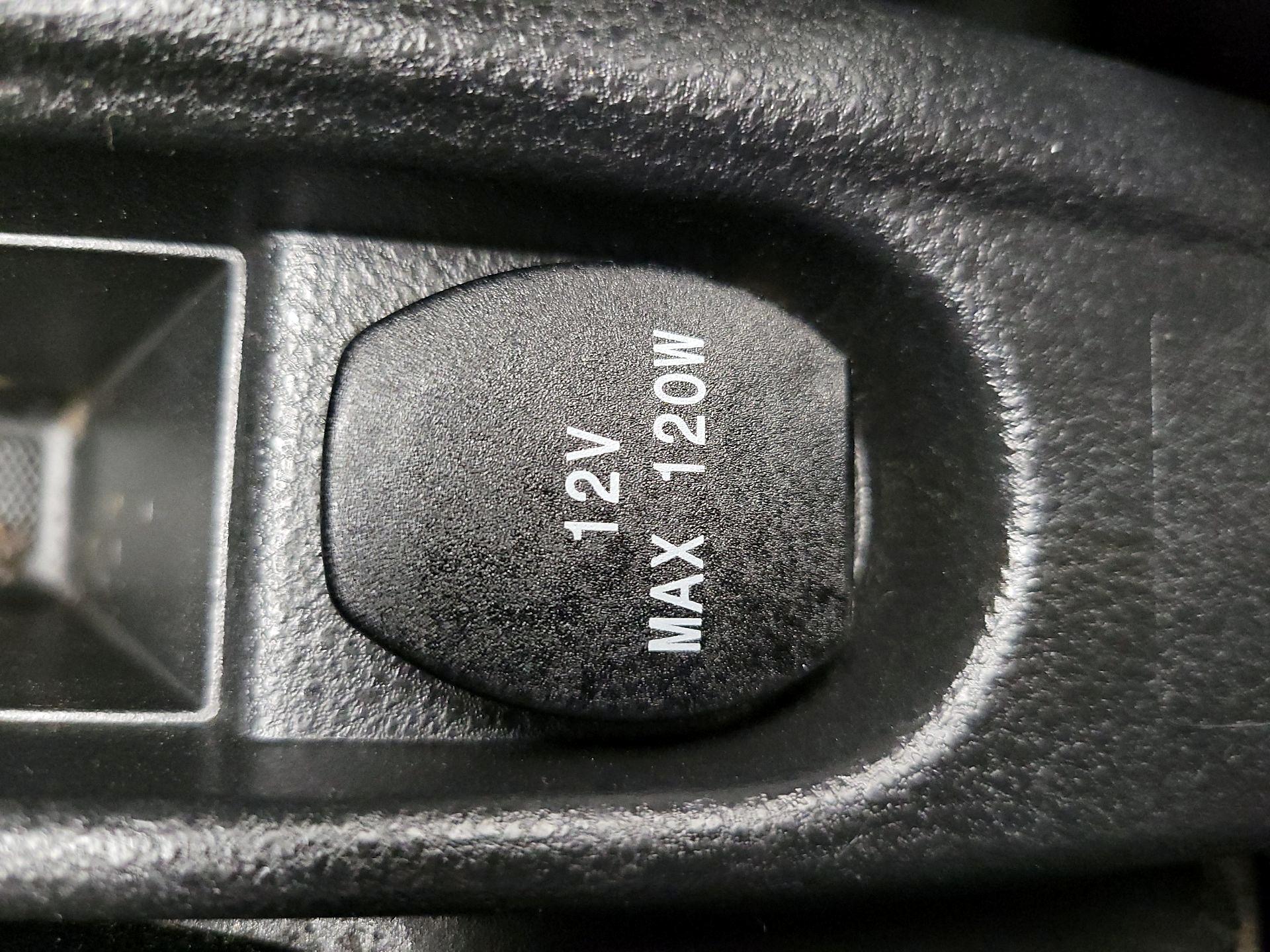 Thumbnail: 2014 Nissan Versa Note - 17