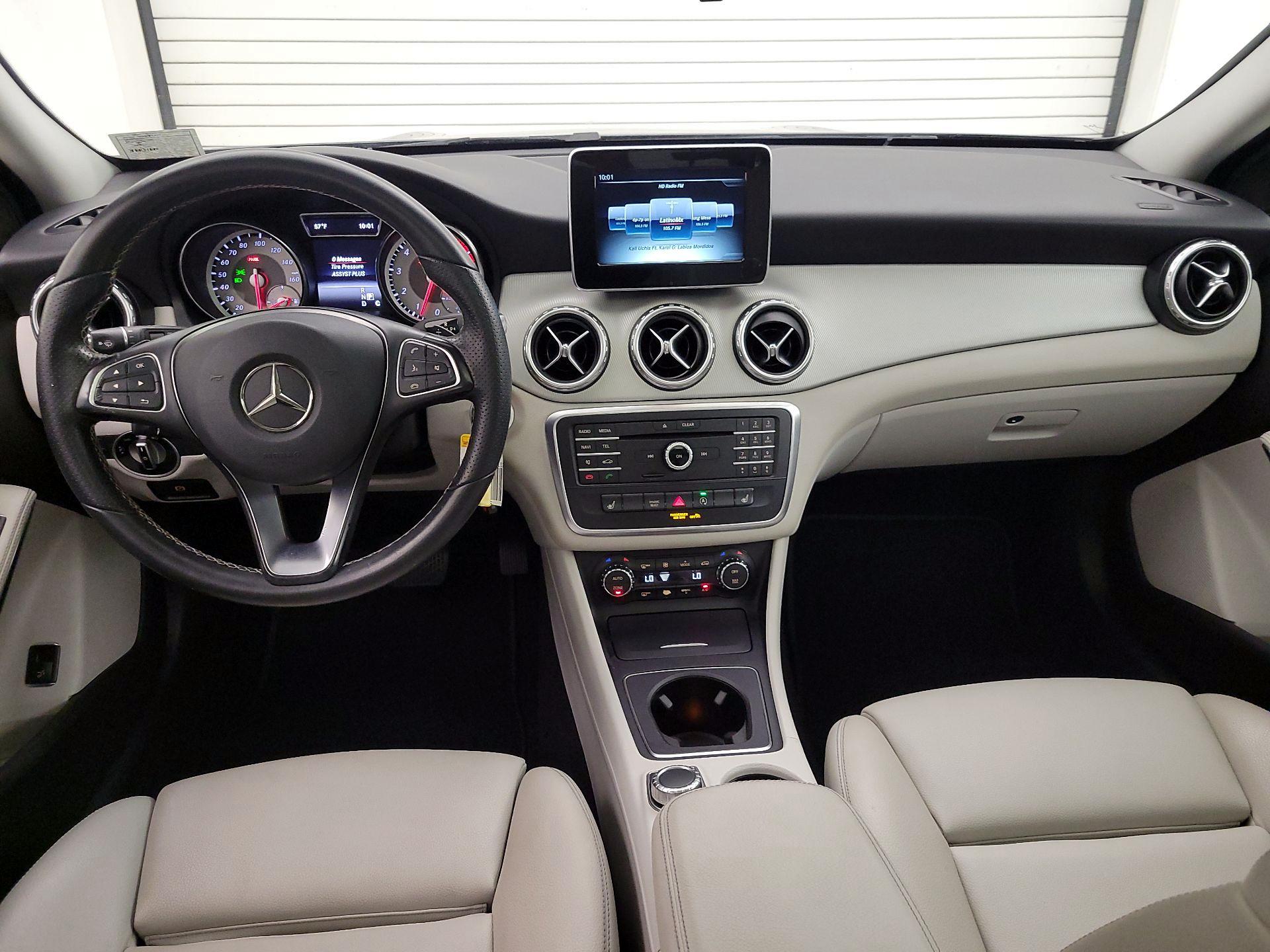 Thumbnail: 2016 Mercedes-Benz GLA - 9