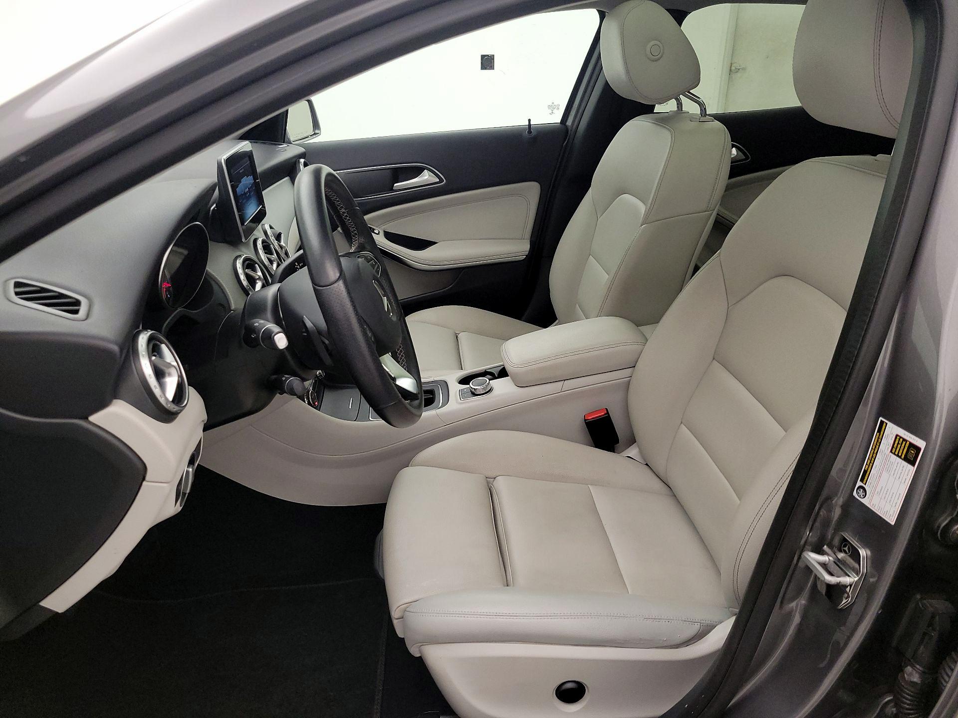 Thumbnail: 2016 Mercedes-Benz GLA - 11