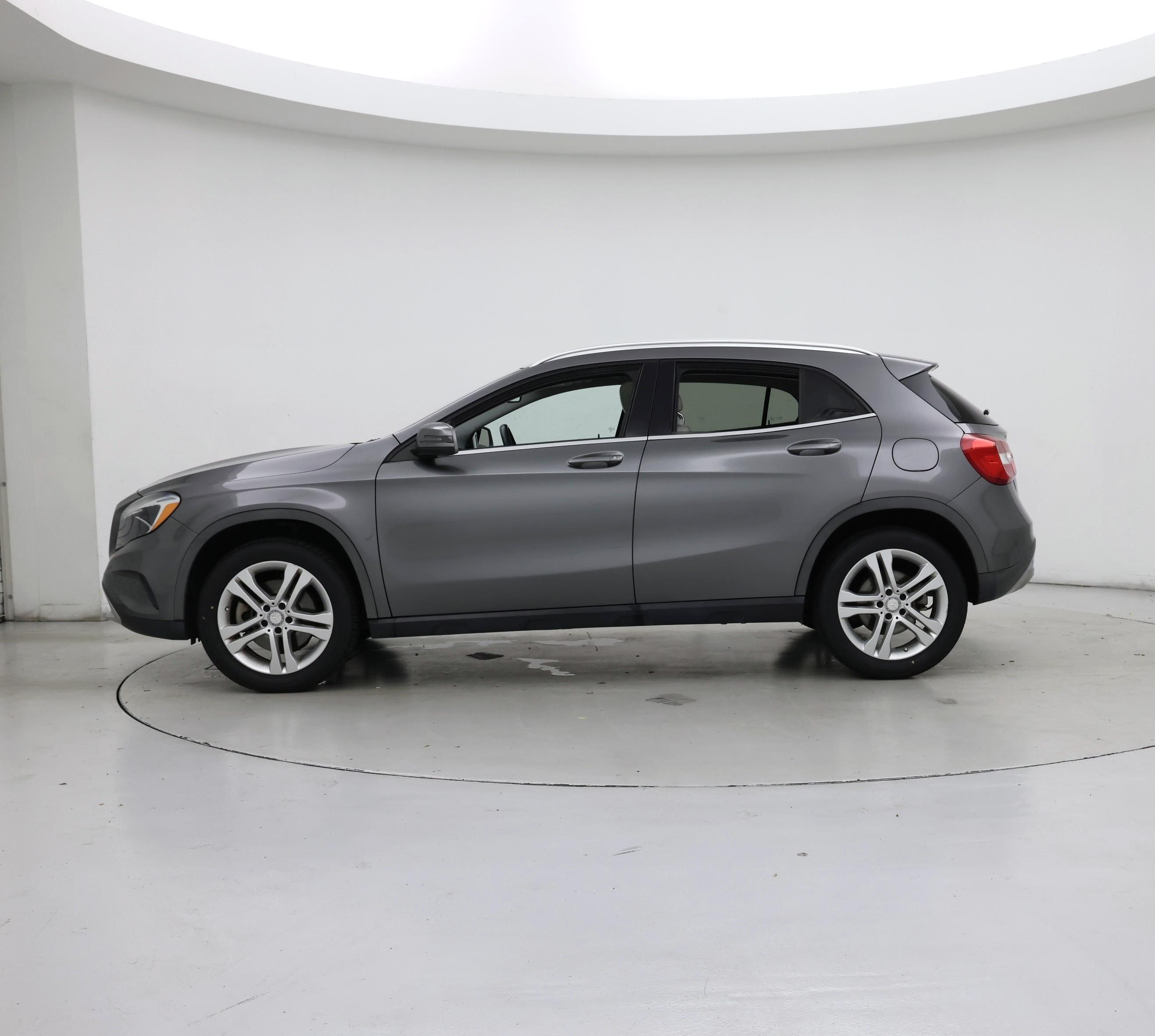 Thumbnail: 2016 Mercedes-Benz GLA - 3