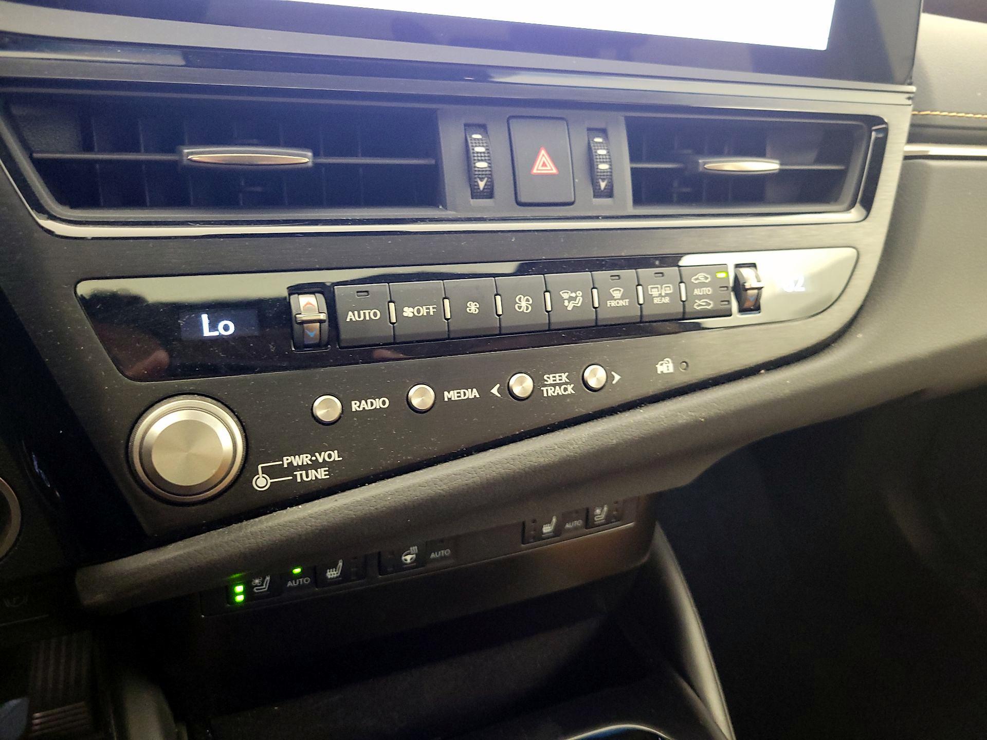 Thumbnail: 2023 Lexus ES - 13