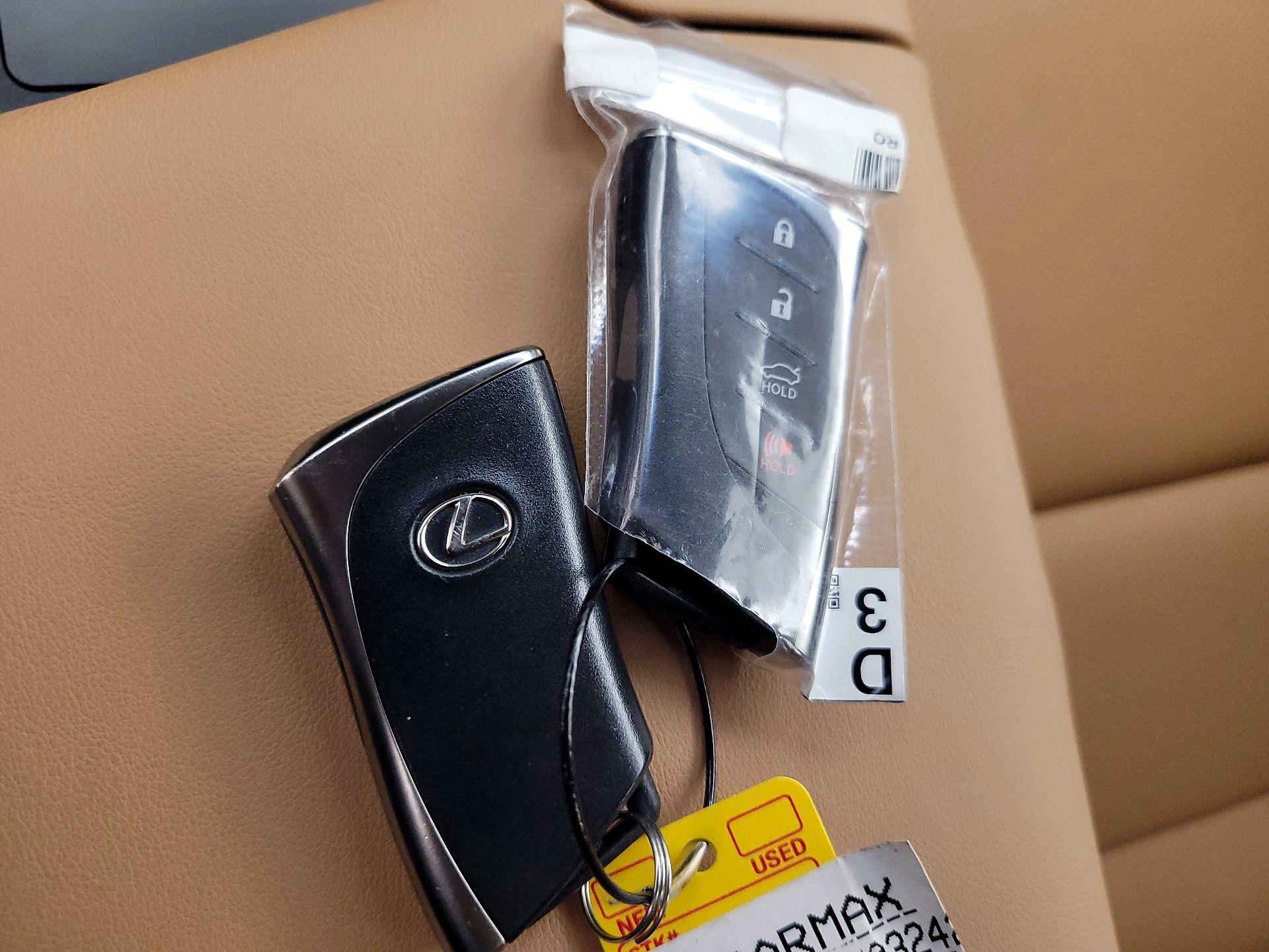 Thumbnail: 2023 Lexus ES - 19