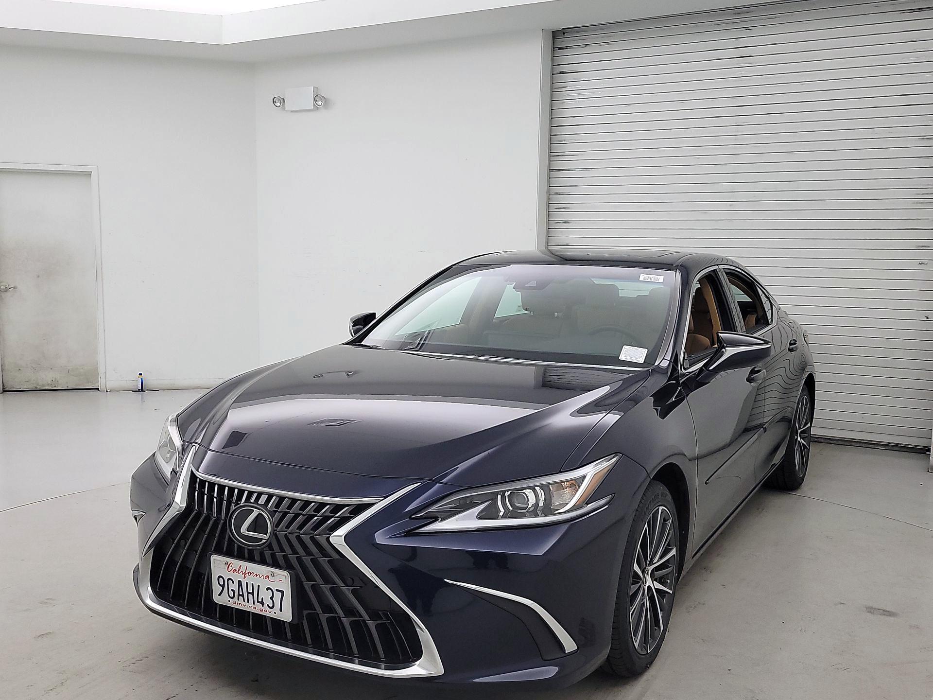 Thumbnail: 2023 Lexus ES - 3