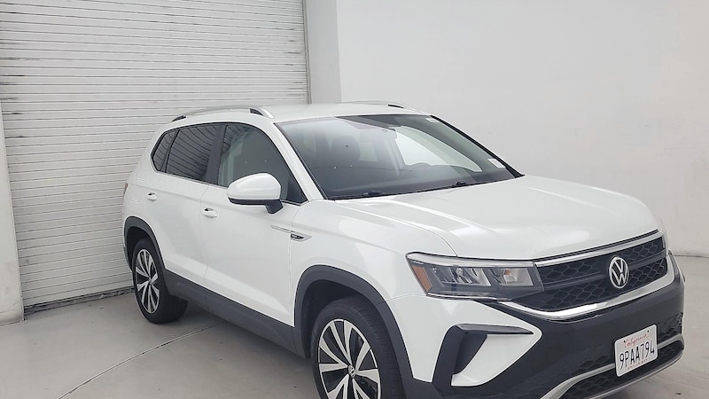 2022 Volkswagen Taos SE Hero Image