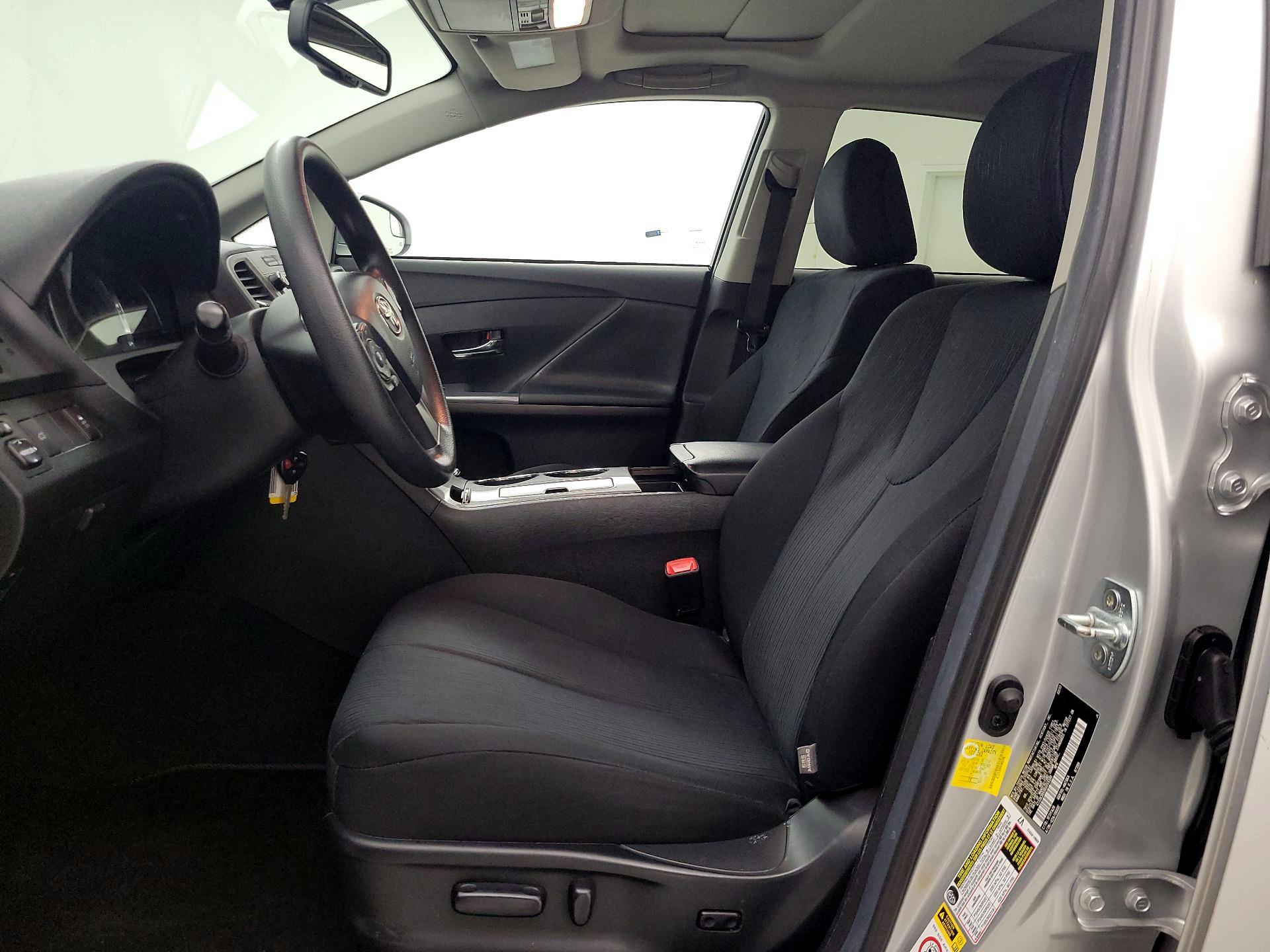 Thumbnail: 2013 Toyota Venza - 11