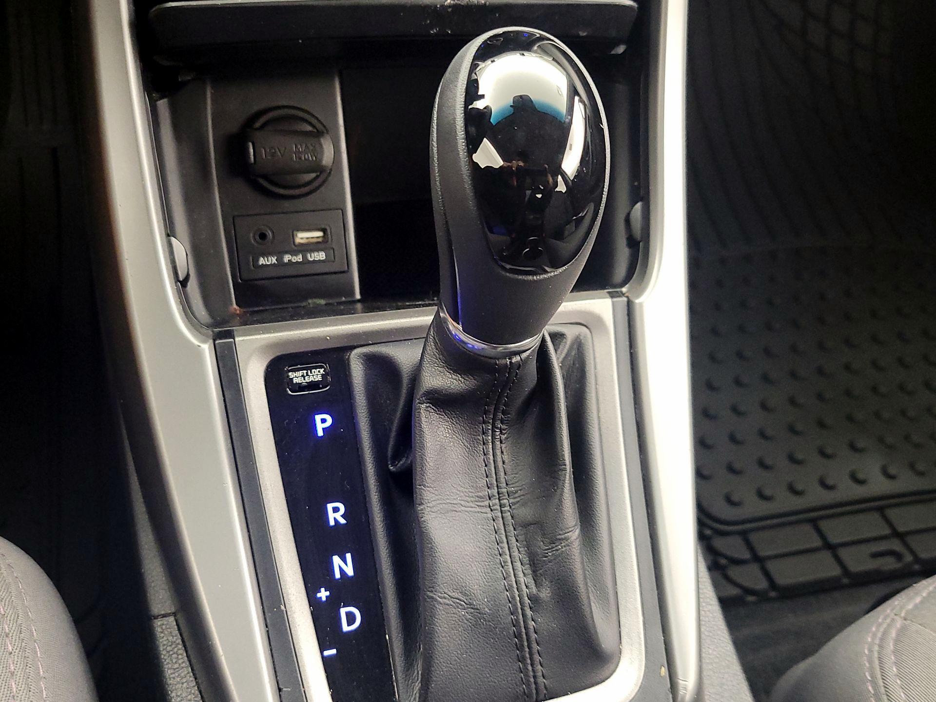 Thumbnail: 2016 Hyundai Elantra - 16