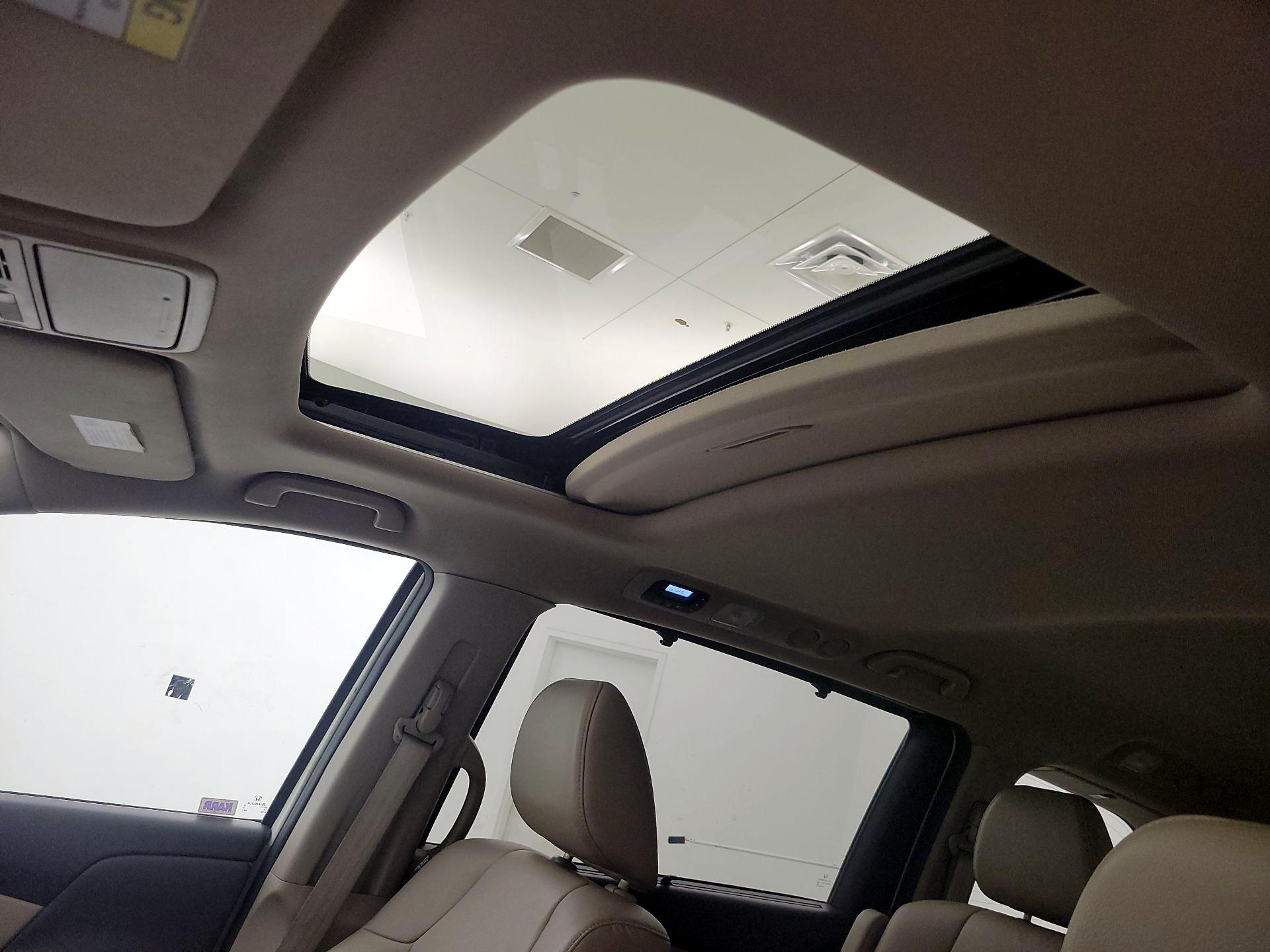 Thumbnail: 2016 Honda Odyssey - 19