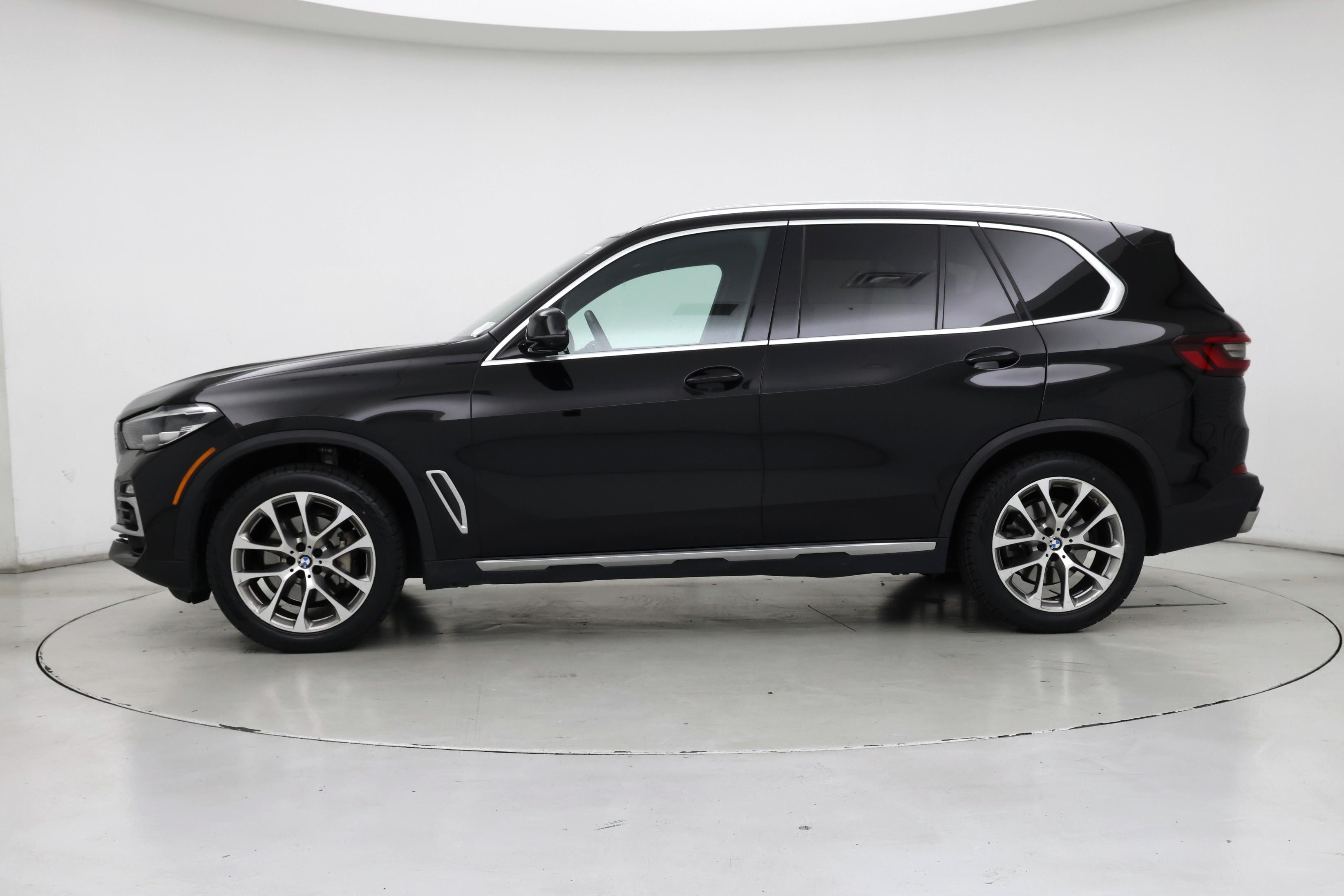 Thumbnail: 2021 BMW X5 - 3