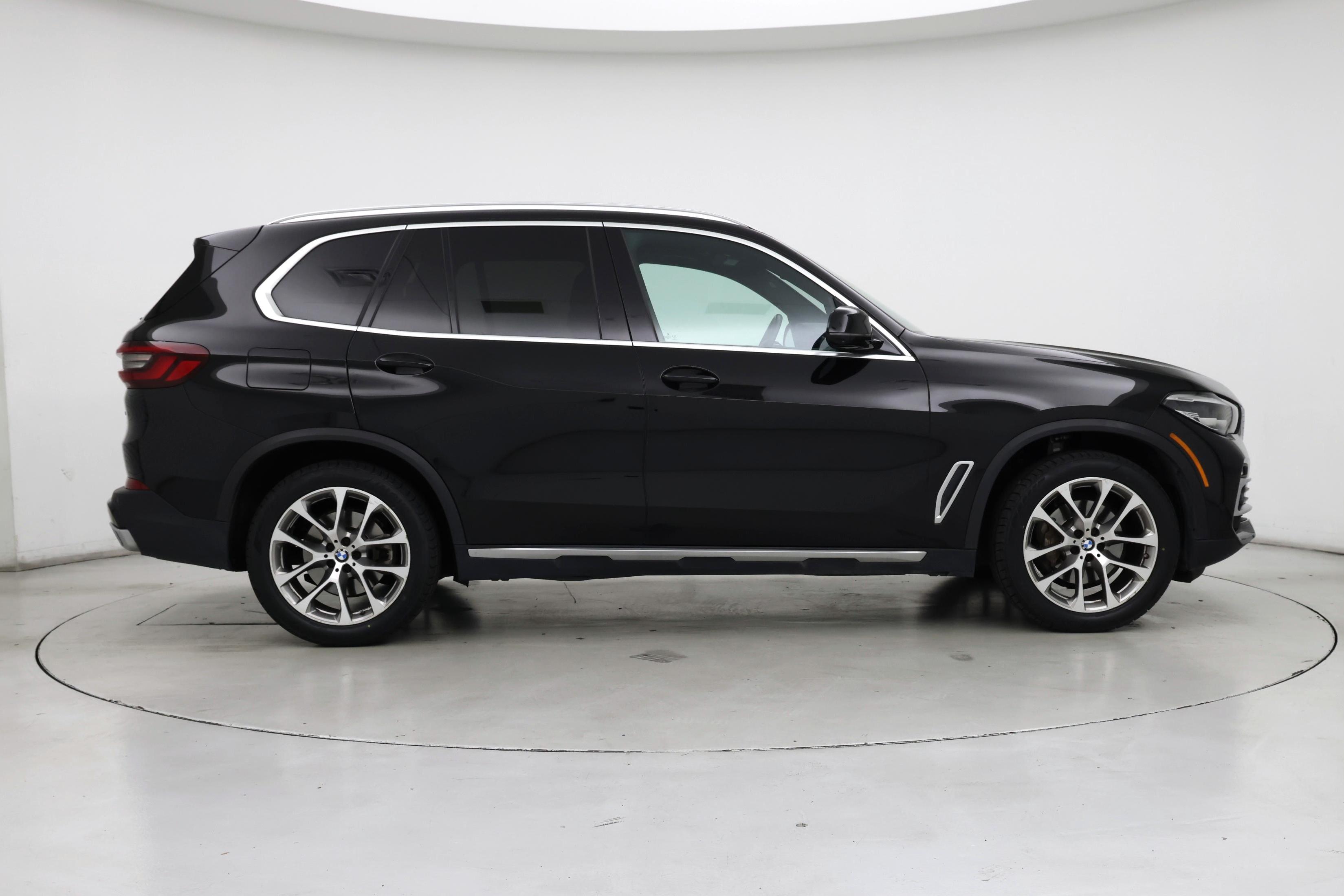 Thumbnail: 2021 BMW X5 - 7