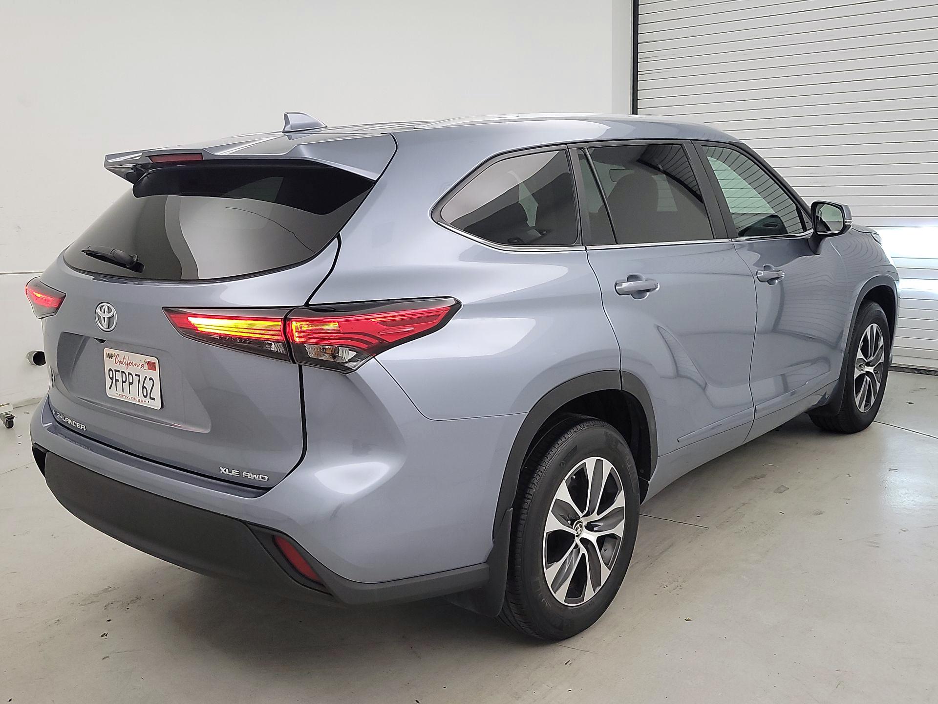 Thumbnail: 2023 Toyota Highlander - 5