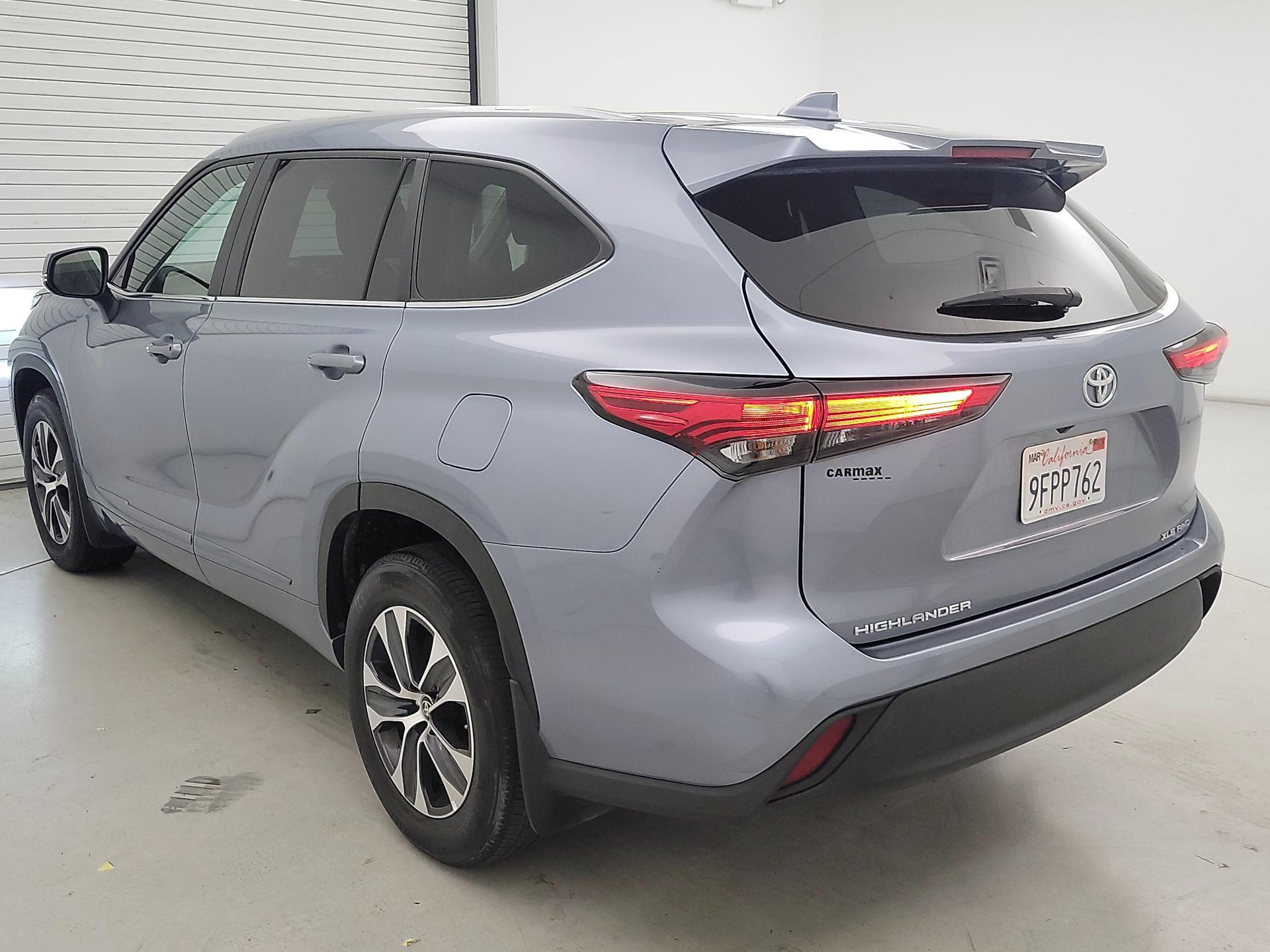 Thumbnail: 2023 Toyota Highlander - 7