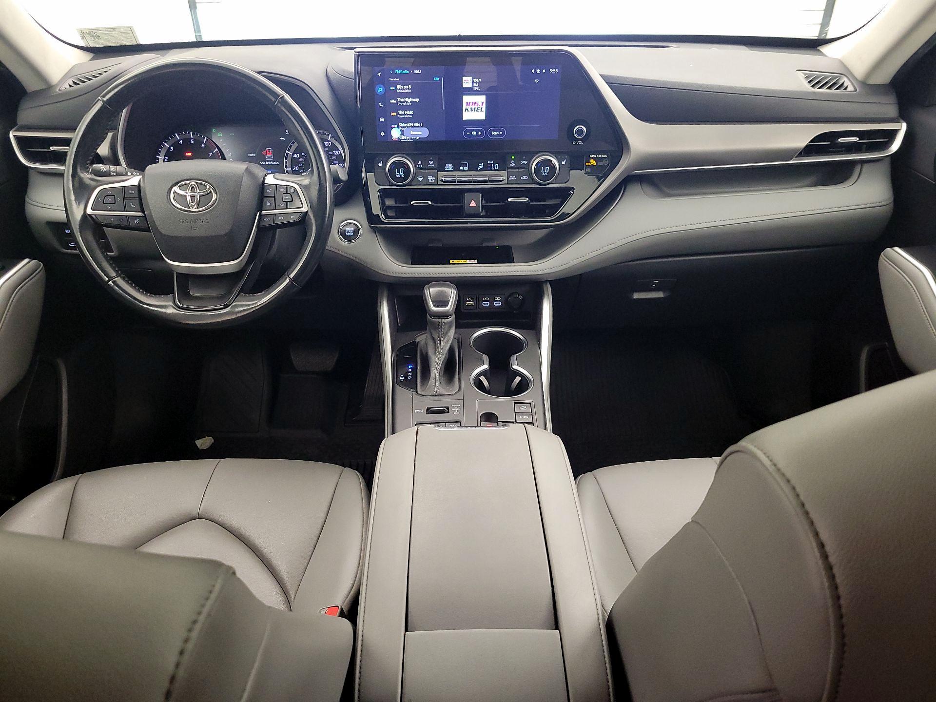 Thumbnail: 2023 Toyota Highlander - 8