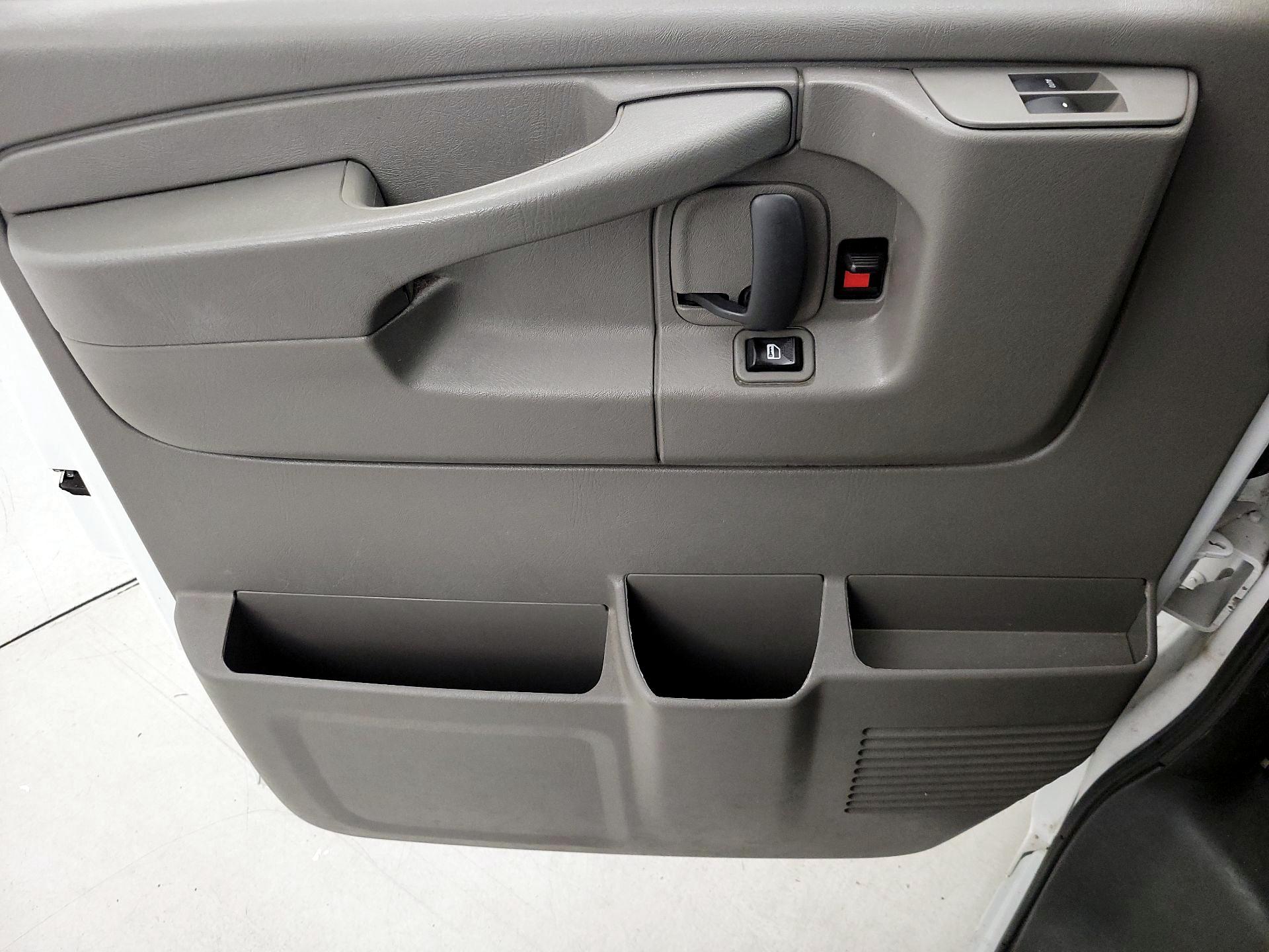 Thumbnail: 2014 Chevrolet Express - 12