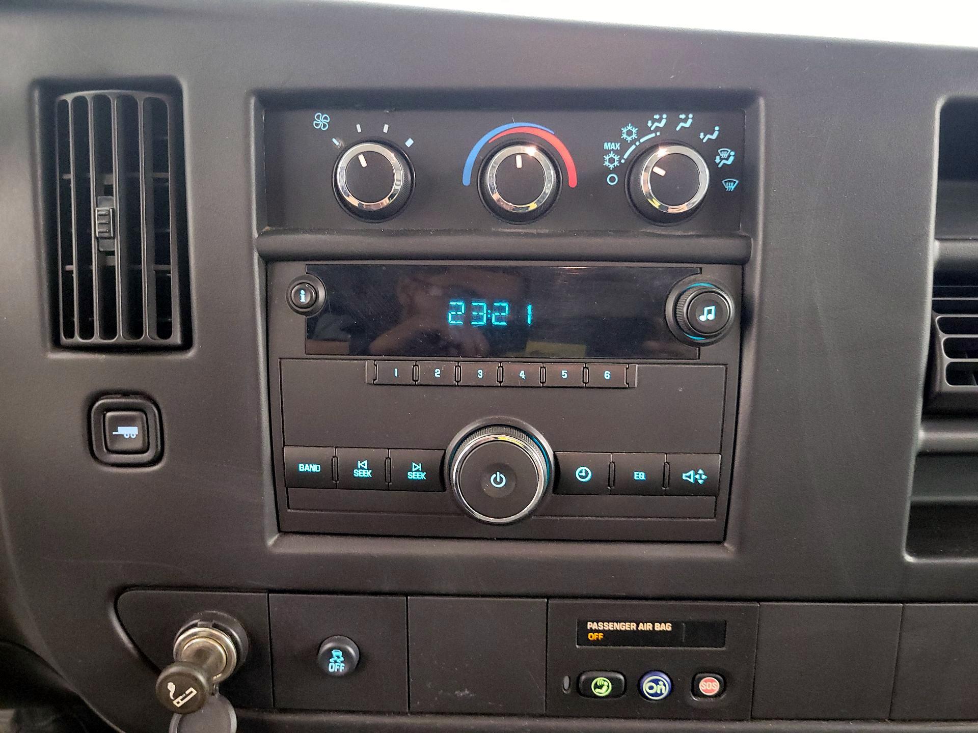 Thumbnail: 2014 Chevrolet Express - 15