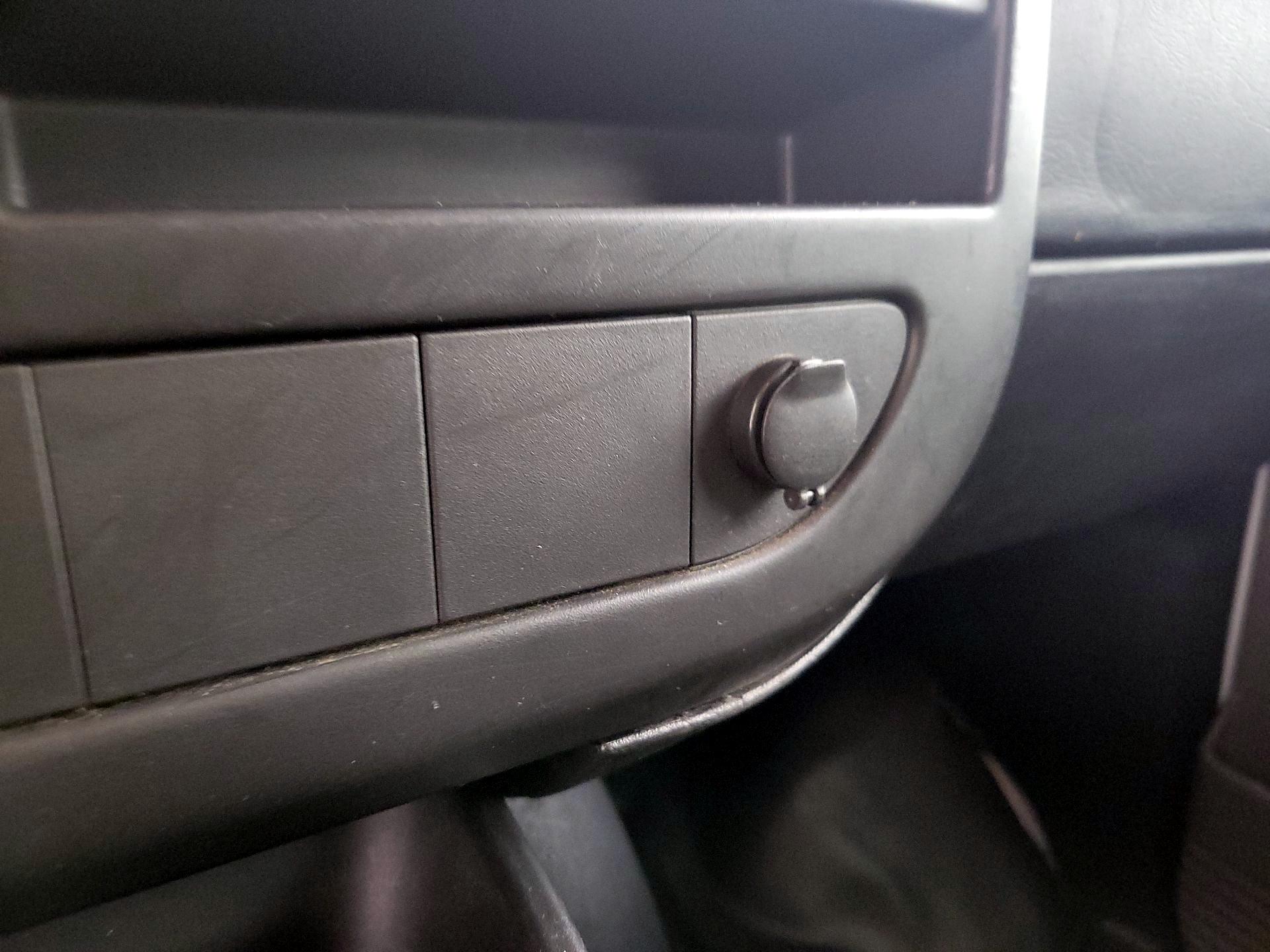Thumbnail: 2014 Chevrolet Express - 17