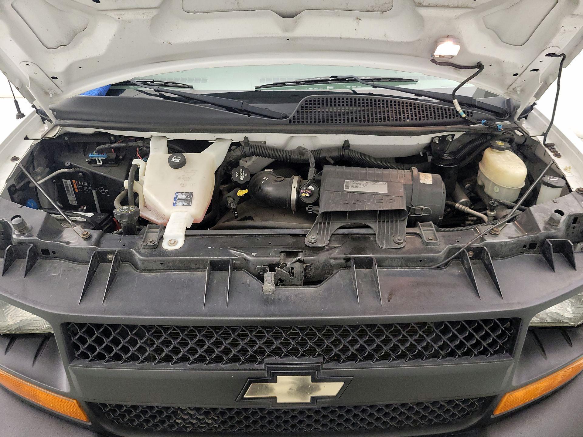 Thumbnail: 2014 Chevrolet Express - 20