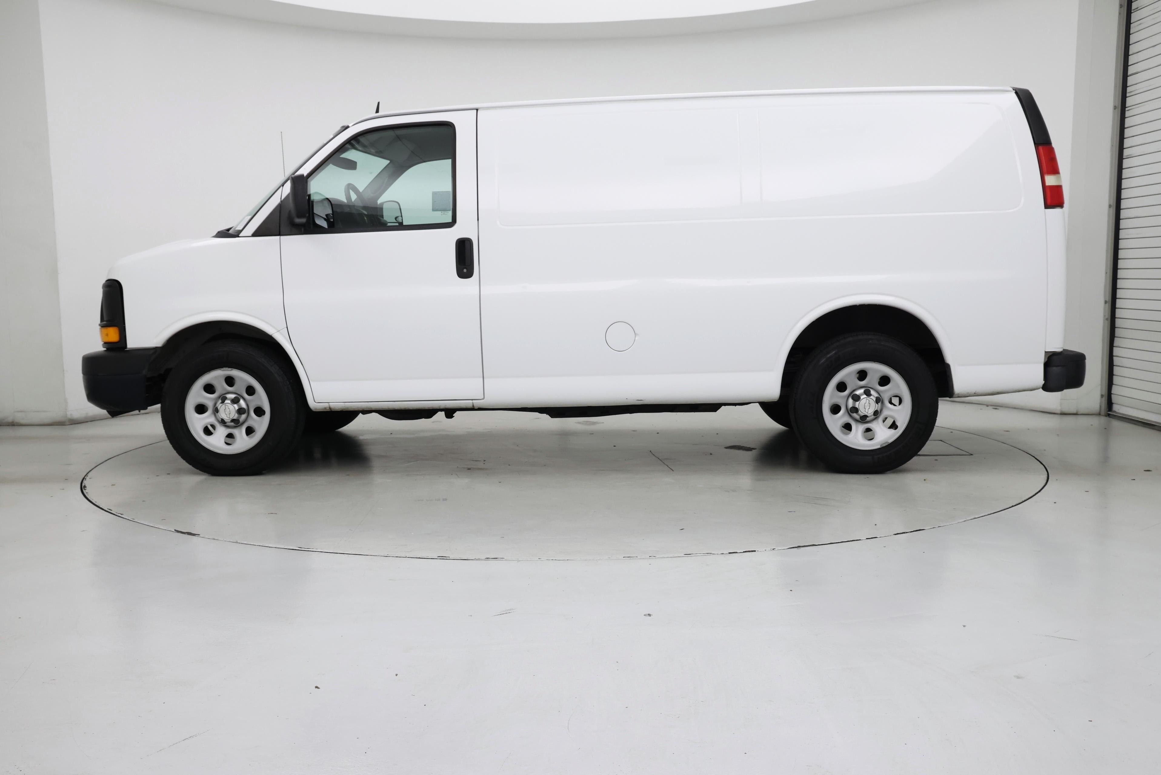 Thumbnail: 2014 Chevrolet Express - 3