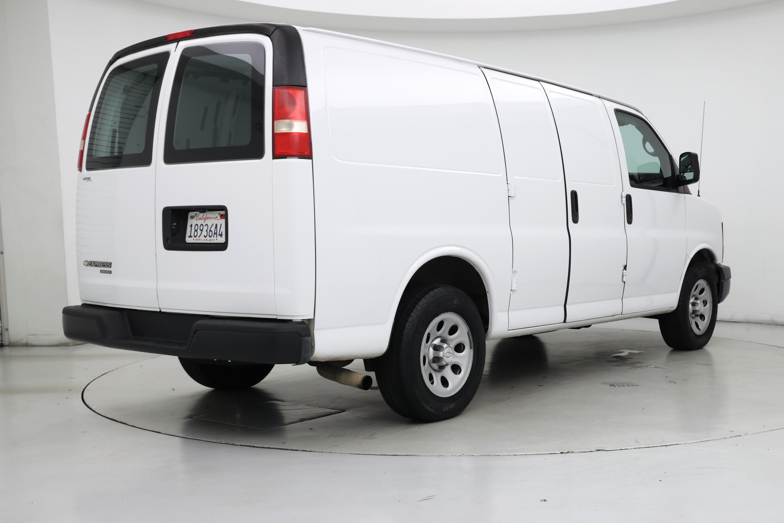 Thumbnail: 2014 Chevrolet Express - 8