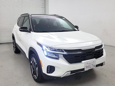 White 2024 Kia Seltos SX
