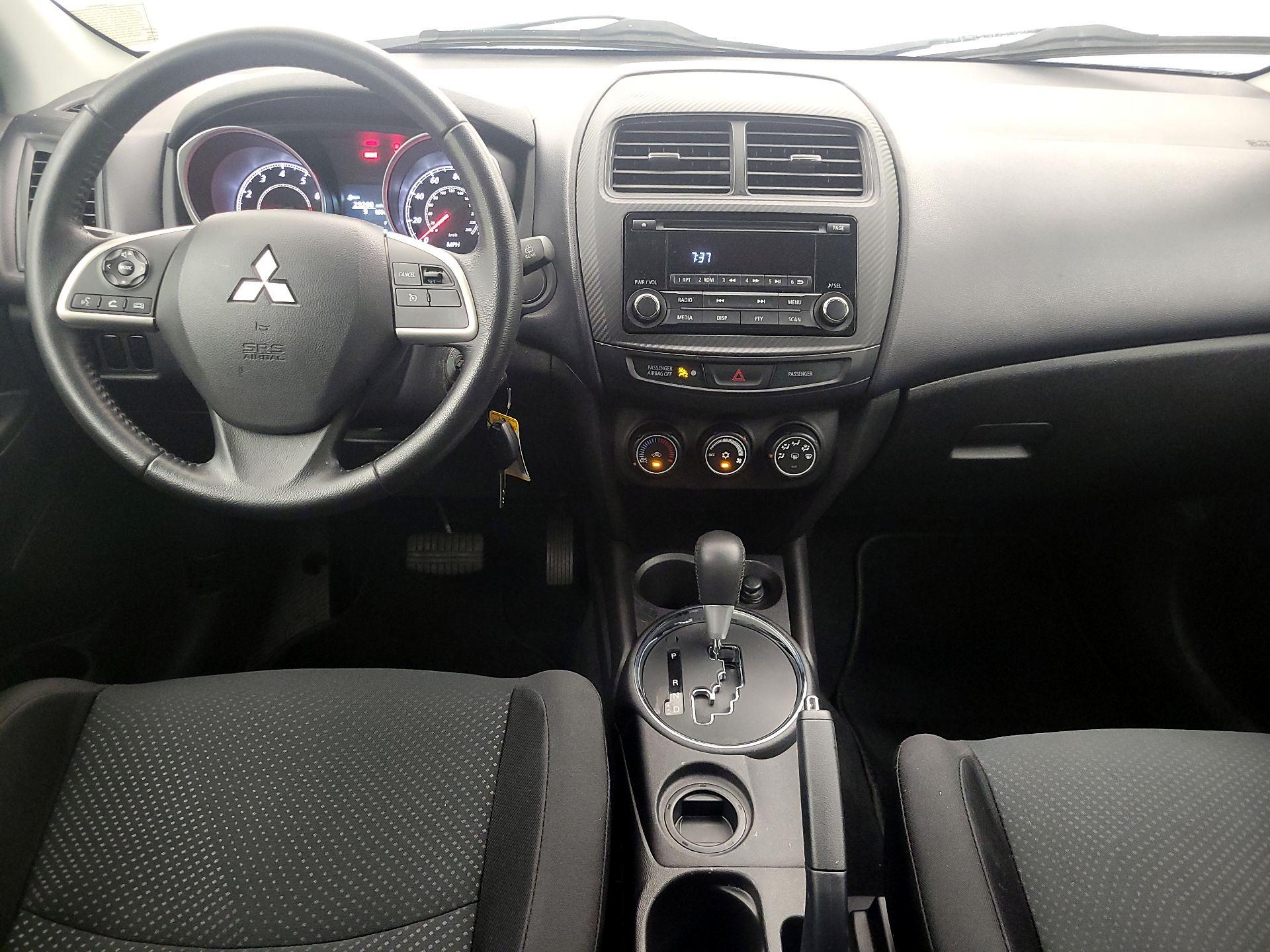 Thumbnail: 2015 Mitsubishi Outlander Sport - 9