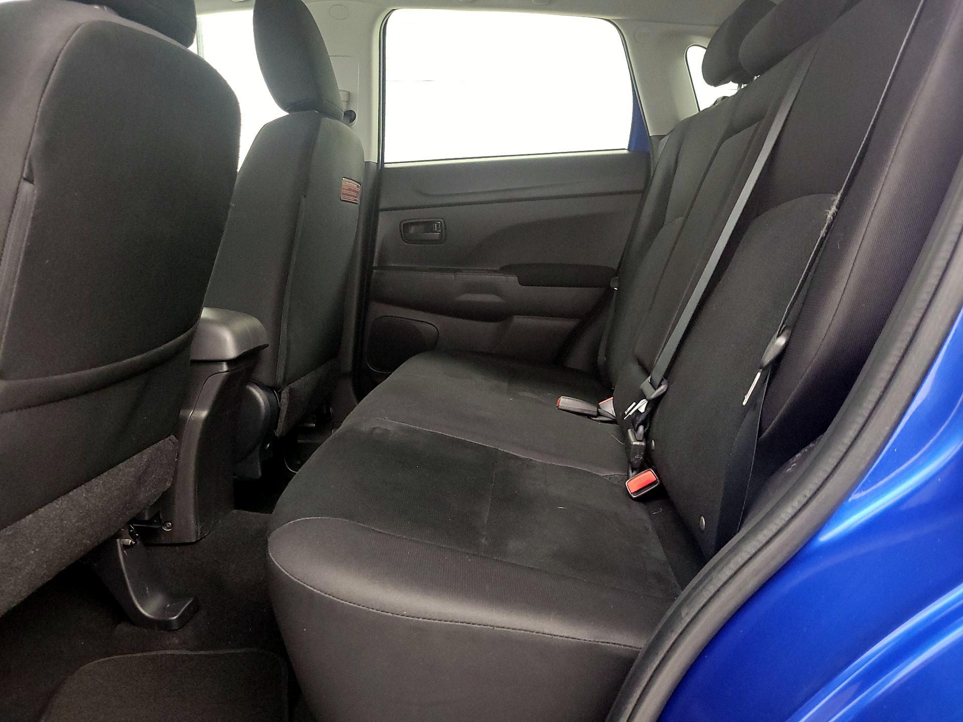 Thumbnail: 2015 Mitsubishi Outlander Sport - 18