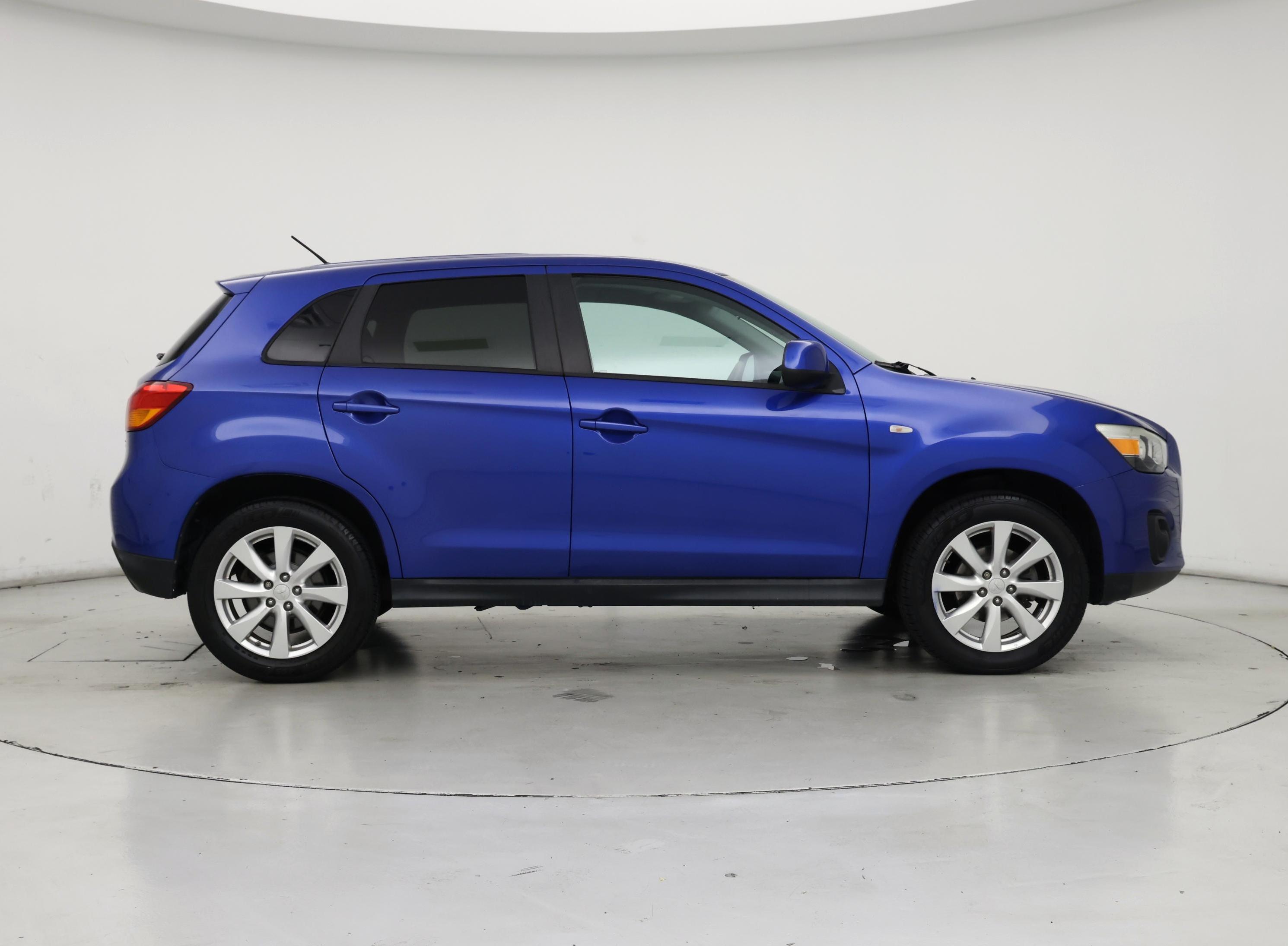 Thumbnail: 2015 Mitsubishi Outlander Sport - 7