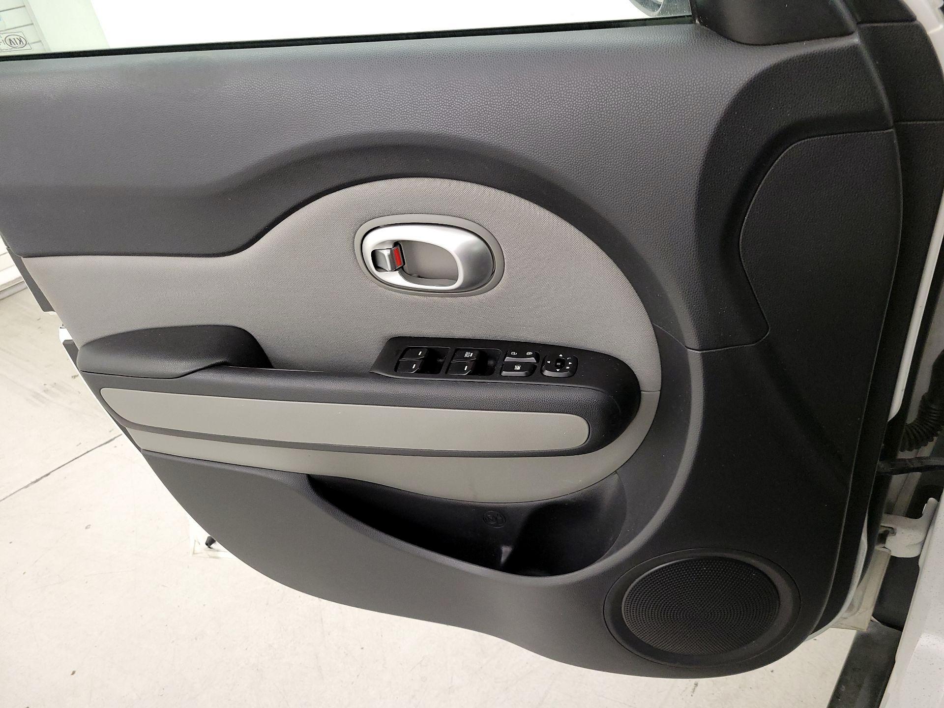 Thumbnail: 2015 Kia Soul - 12