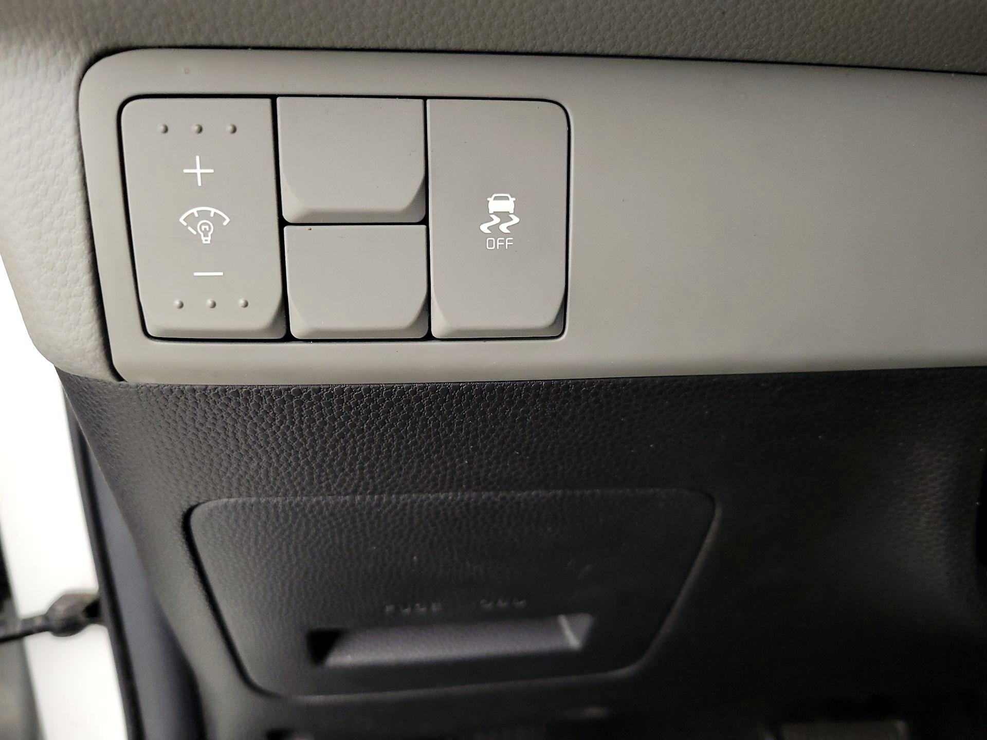 Thumbnail: 2015 Kia Soul - 13