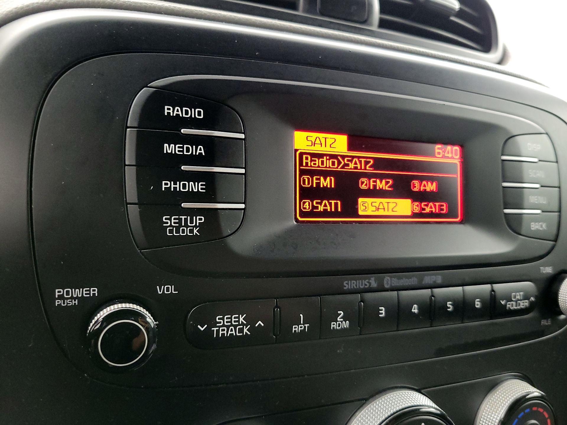 Thumbnail: 2015 Kia Soul - 14