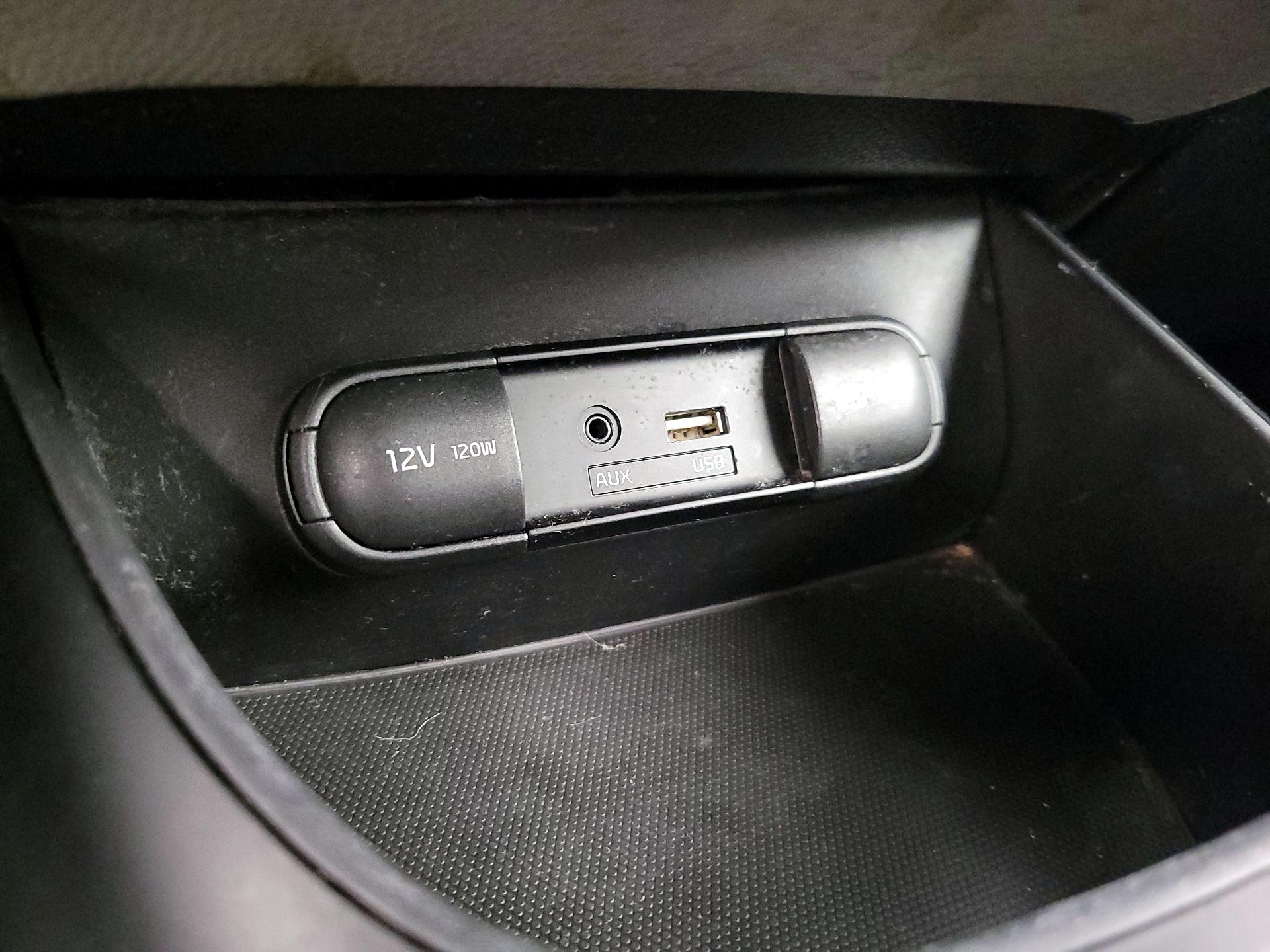 Thumbnail: 2015 Kia Soul - 17