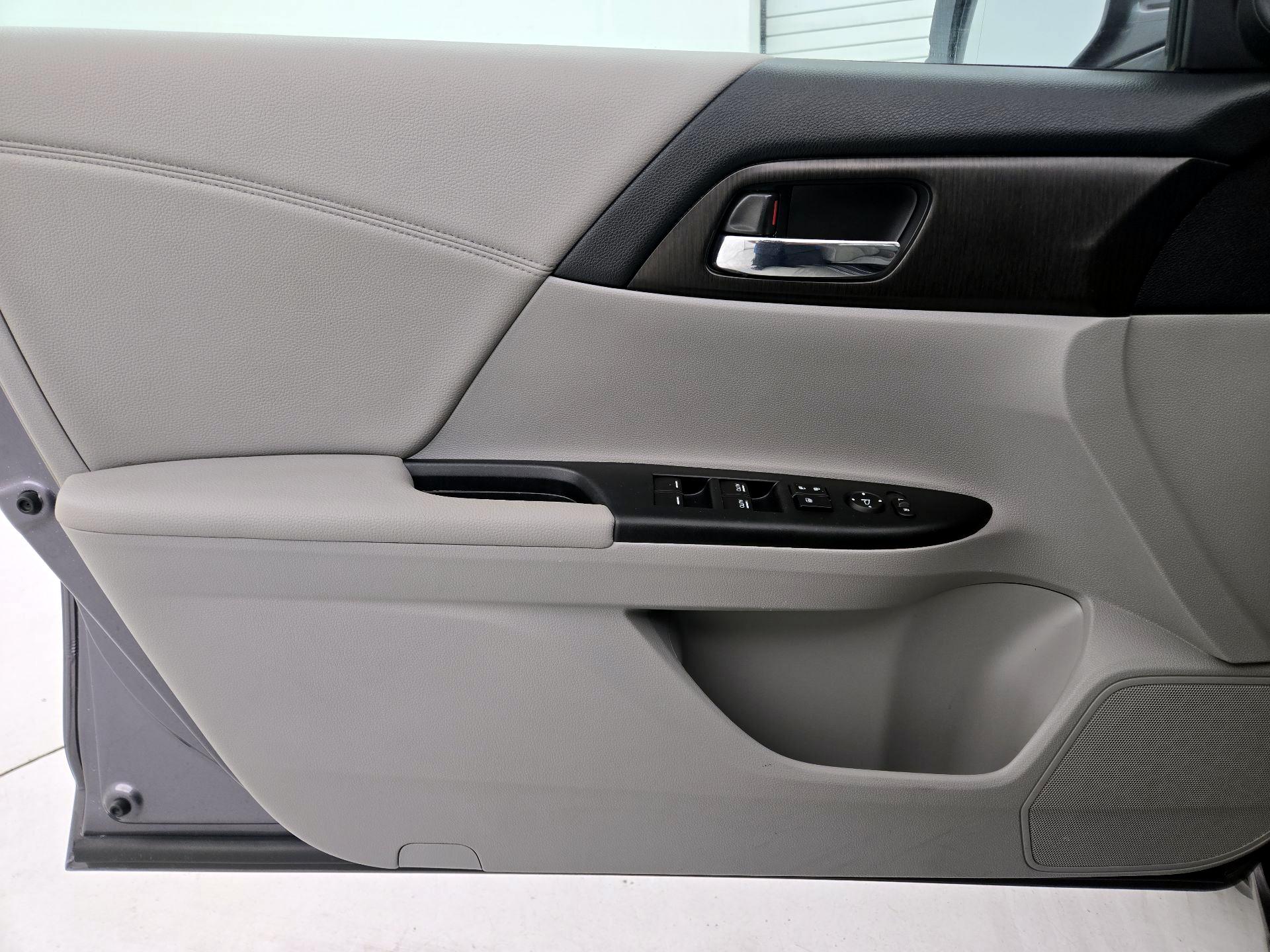 Thumbnail: 2015 Honda Accord - 10