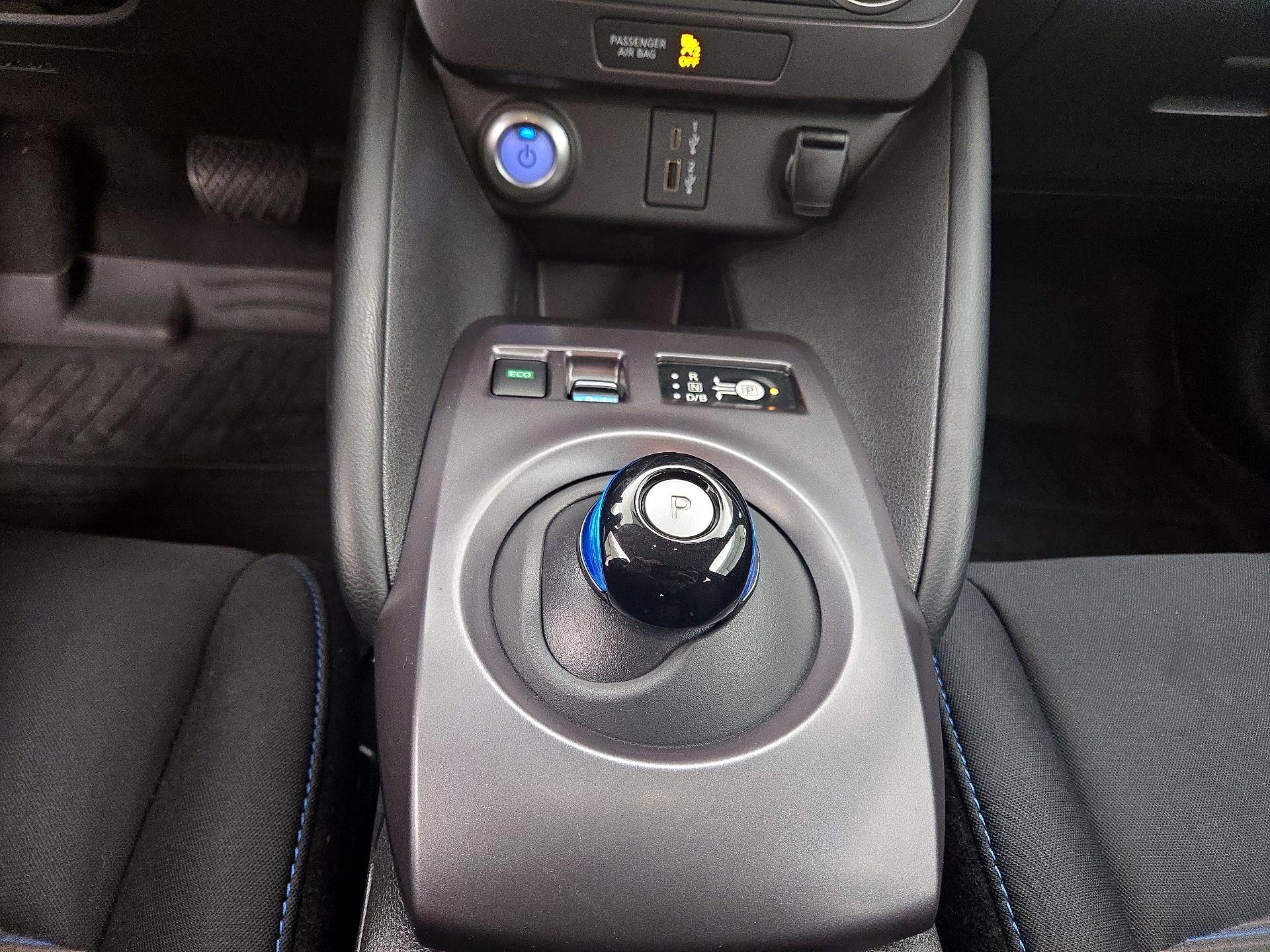 Thumbnail: 2021 Nissan Leaf - 17