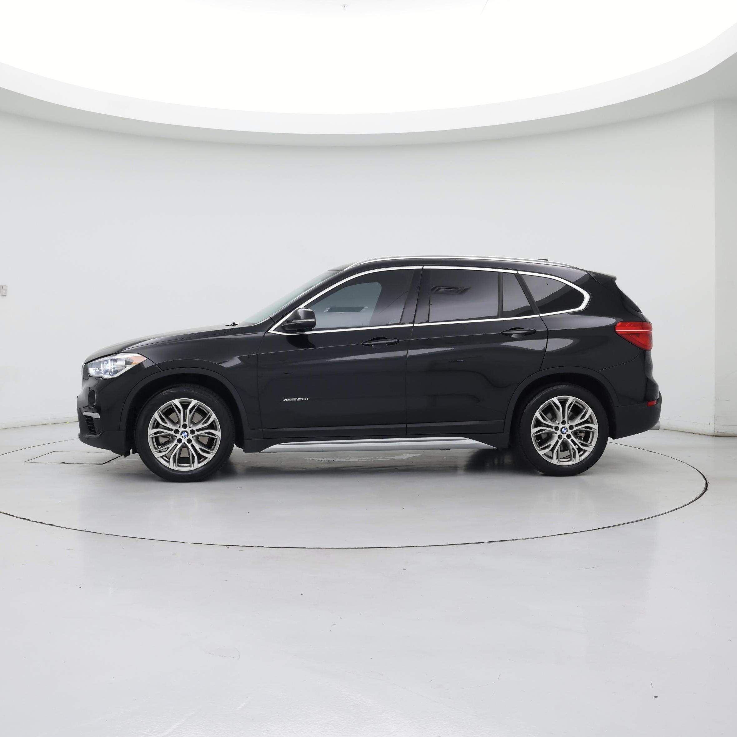 Thumbnail: 2017 BMW X1 - 3