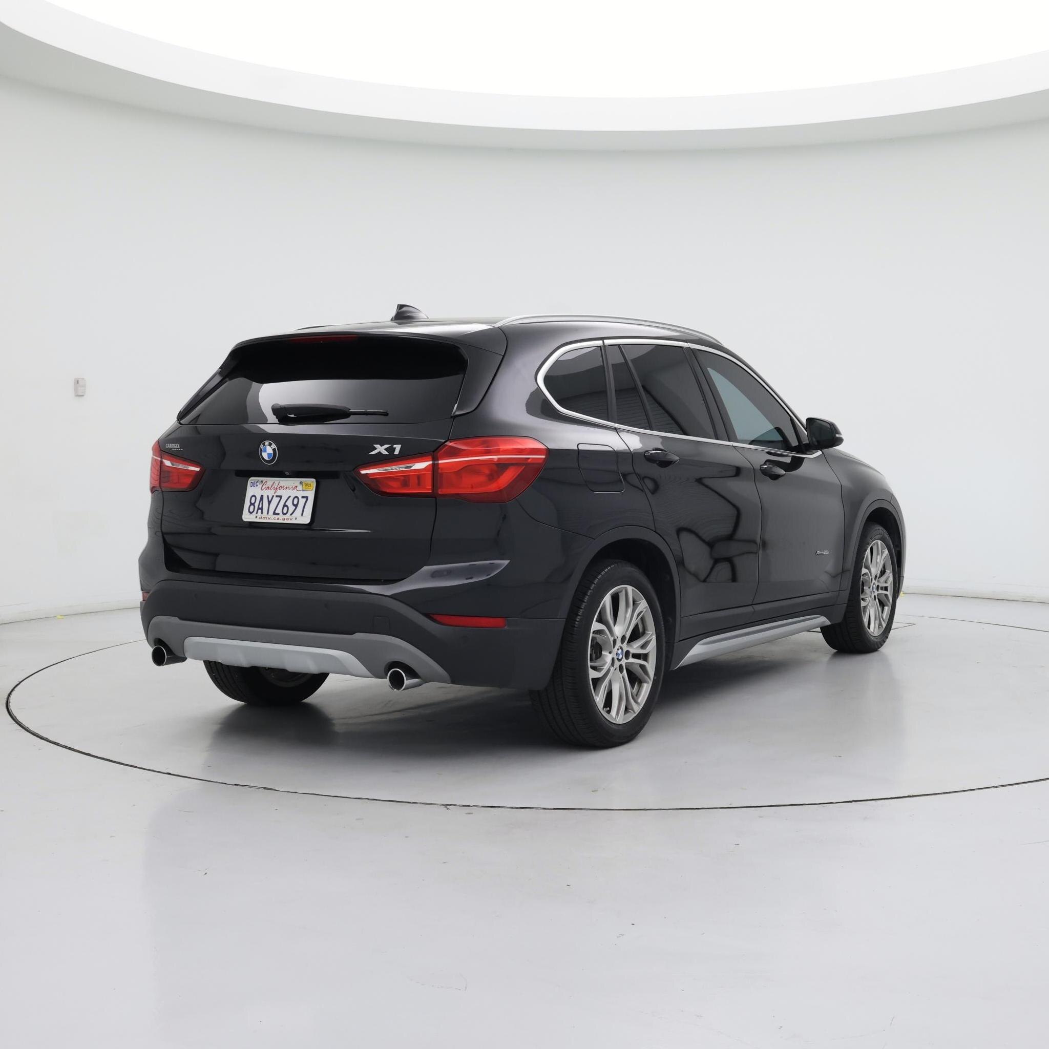 Thumbnail: 2017 BMW X1 - 8
