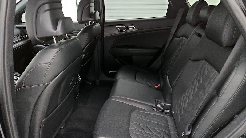 2023 Kia Sportage X-Line 18