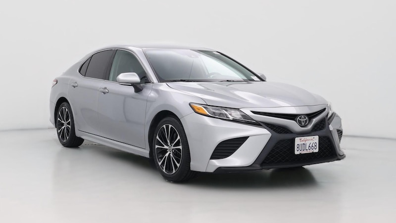2020 Toyota Camry SE Hero Image