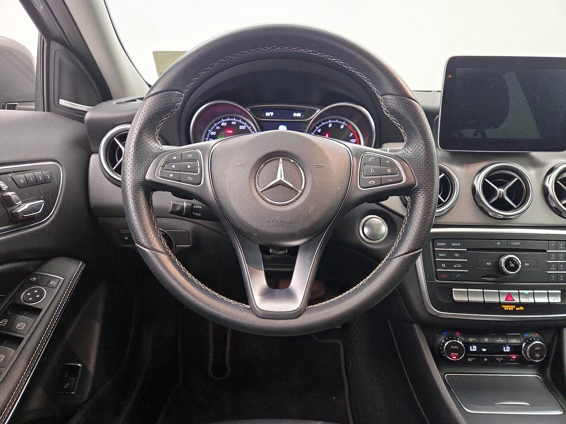 Thumbnail: 2018 Mercedes-Benz GLA - 10
