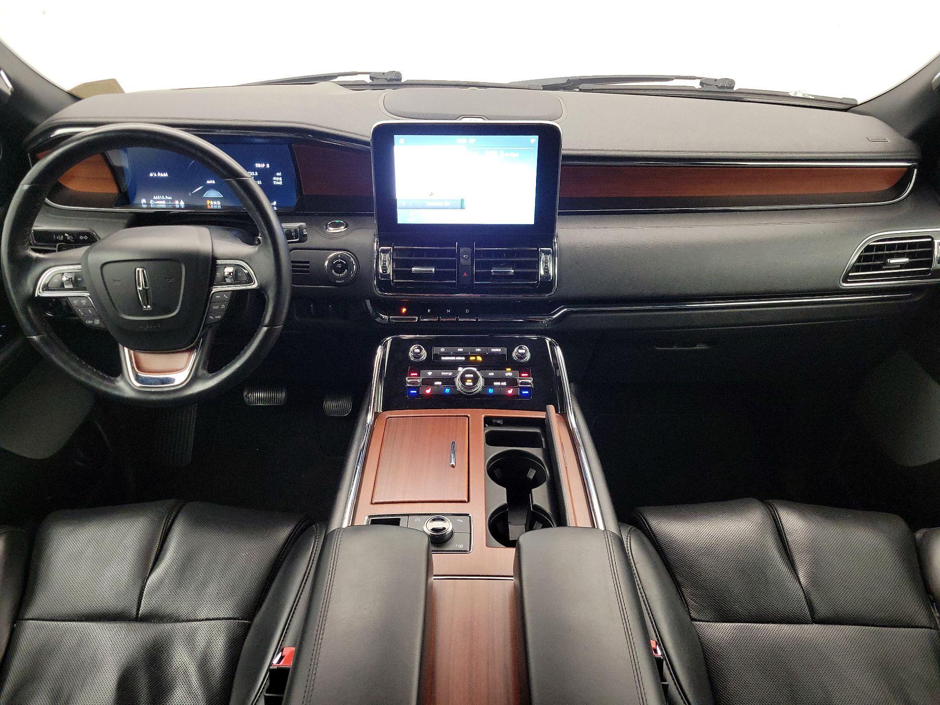 Thumbnail: 2020 Lincoln Navigator L - 9