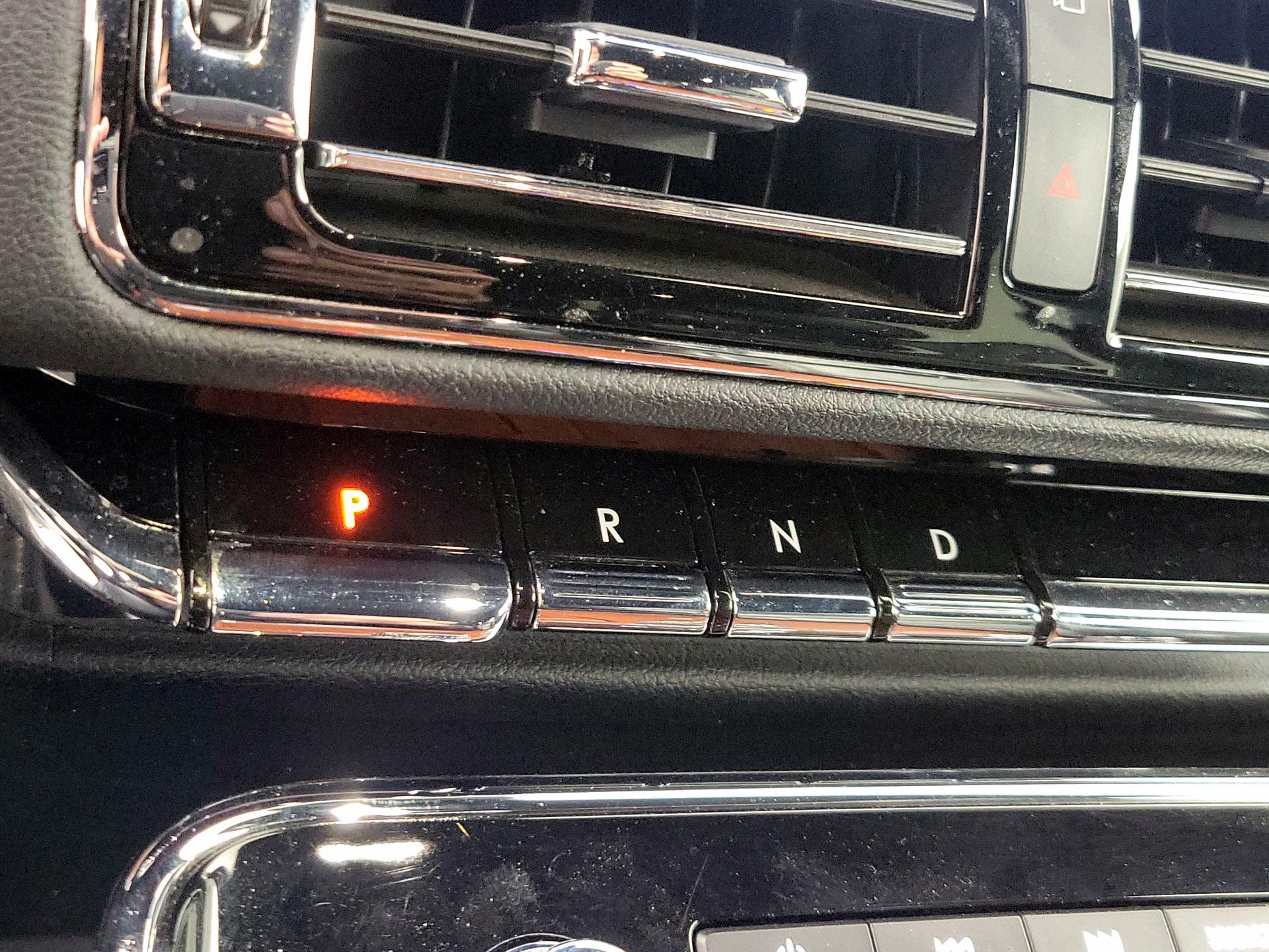 Thumbnail: 2020 Lincoln Navigator L - 18